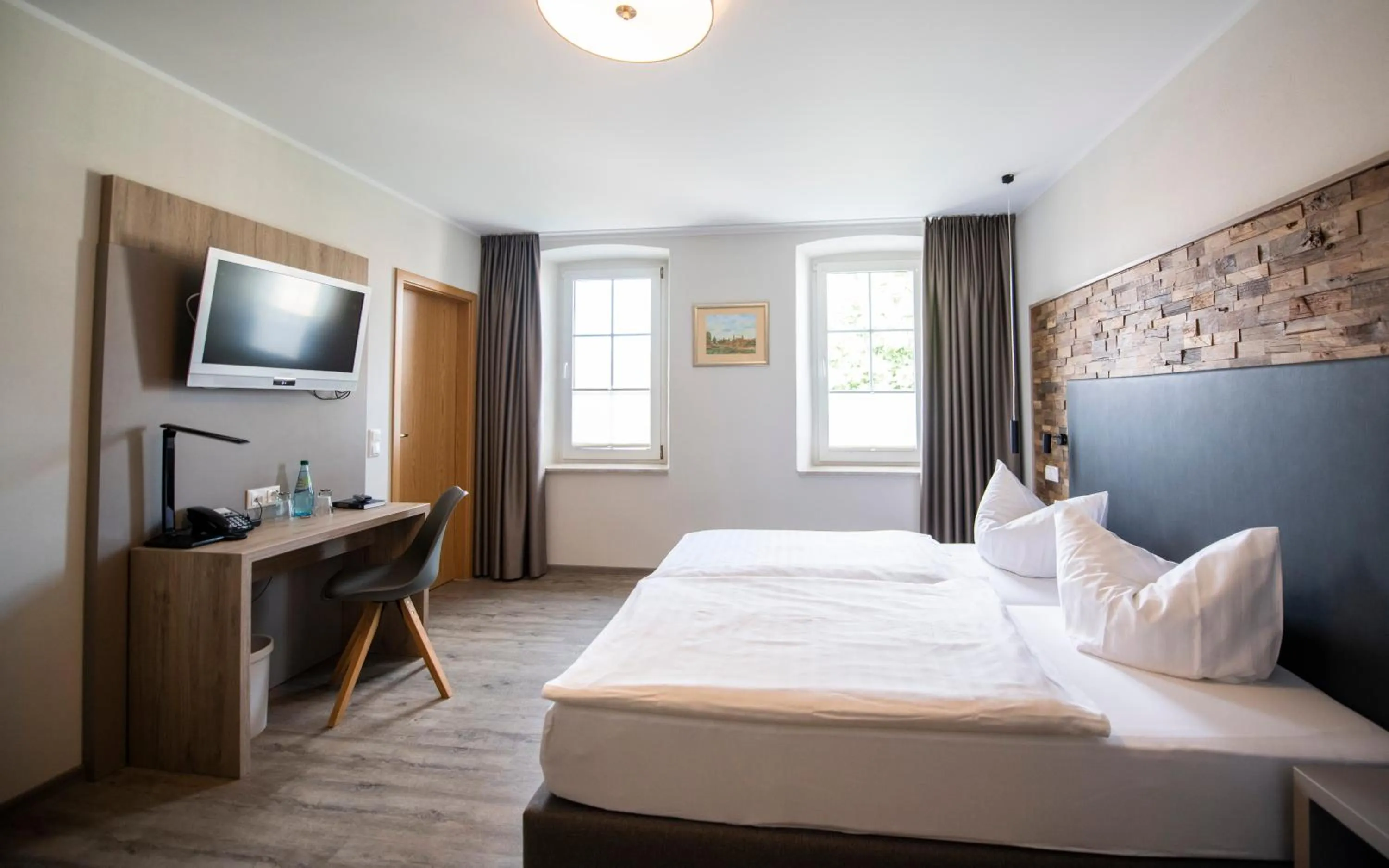 Photo of the whole room, Bed in Landhotel Zum Erbgericht