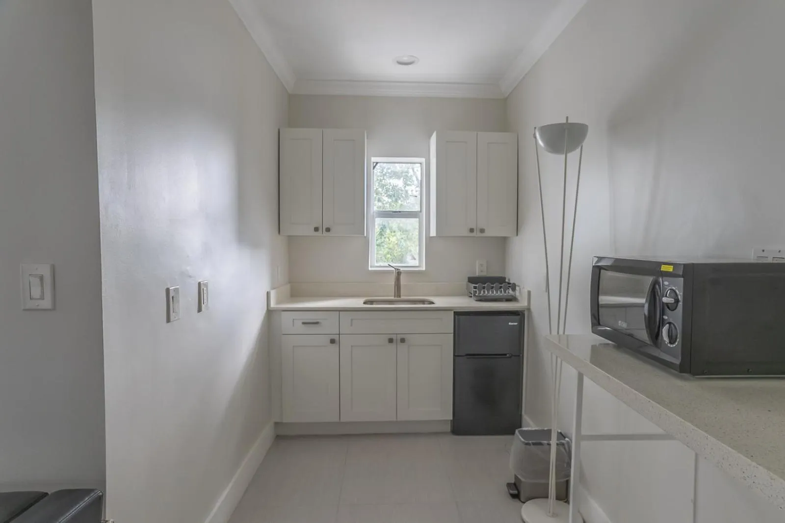 Kitchen or kitchenette in The Biscayne Hotel
