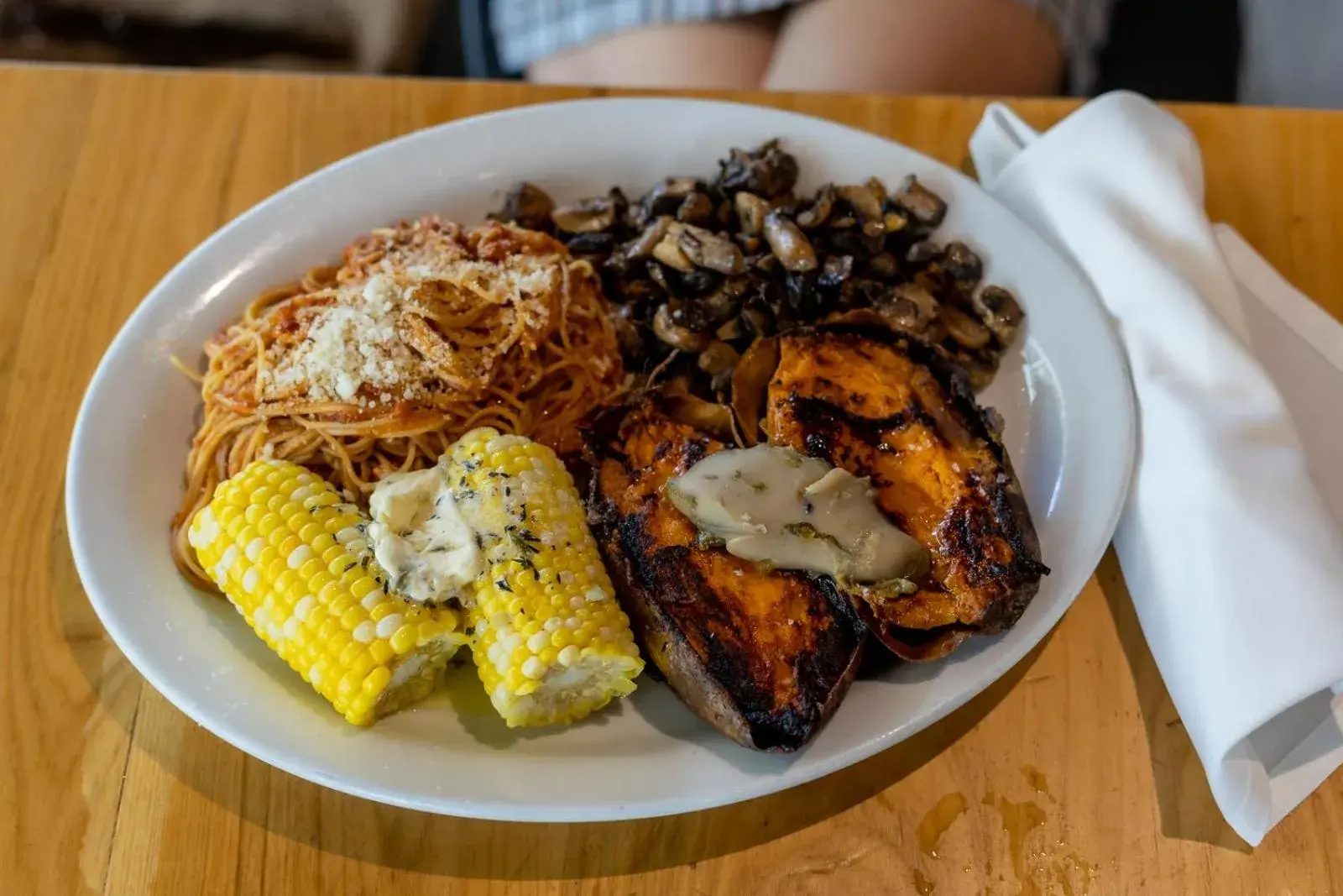 Restaurant/places to eat in The Biscayne Hotel Restaurant/places to eat in The Biscayne Hotel