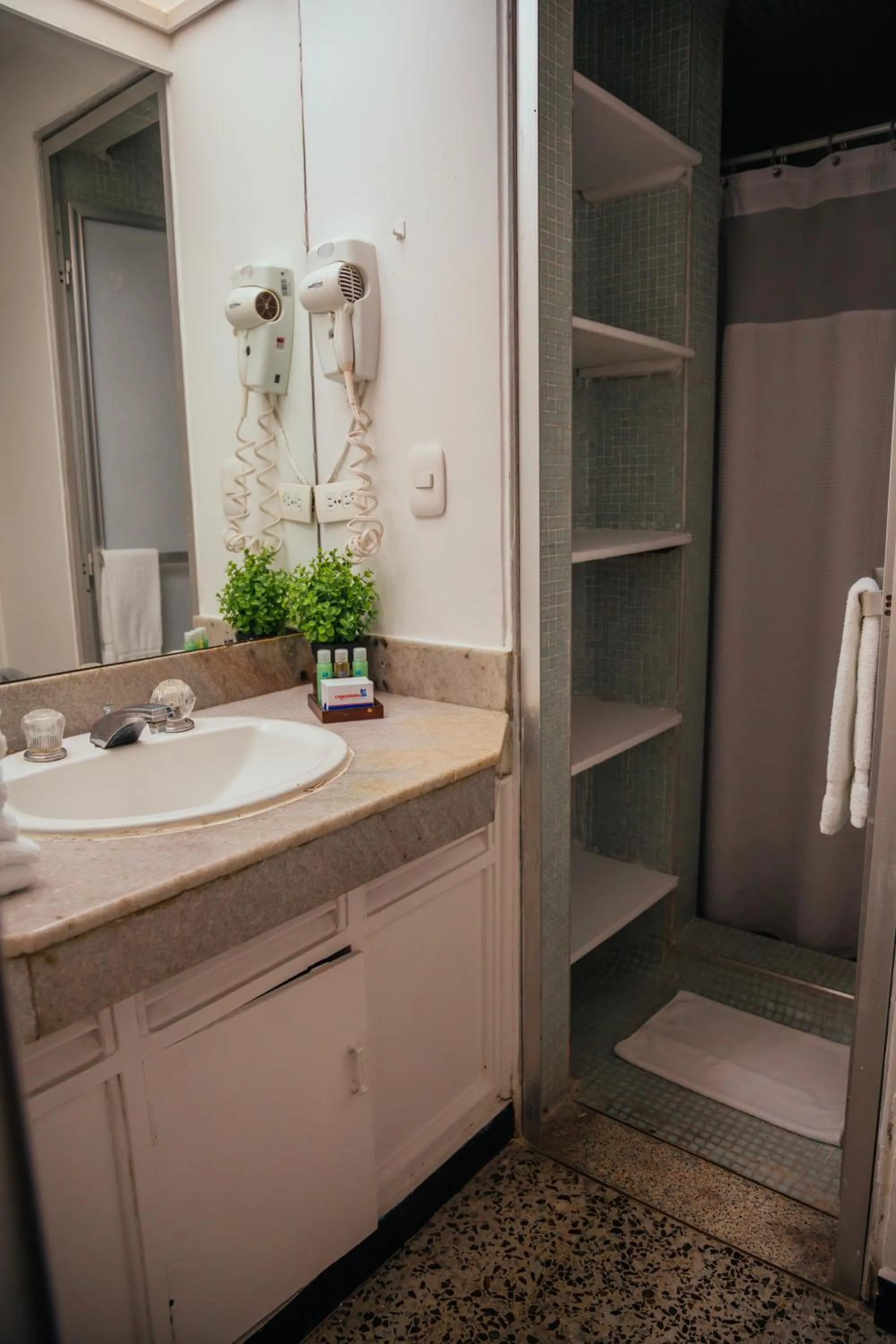 Bathroom in Hotel Estación by Destino Pacifico