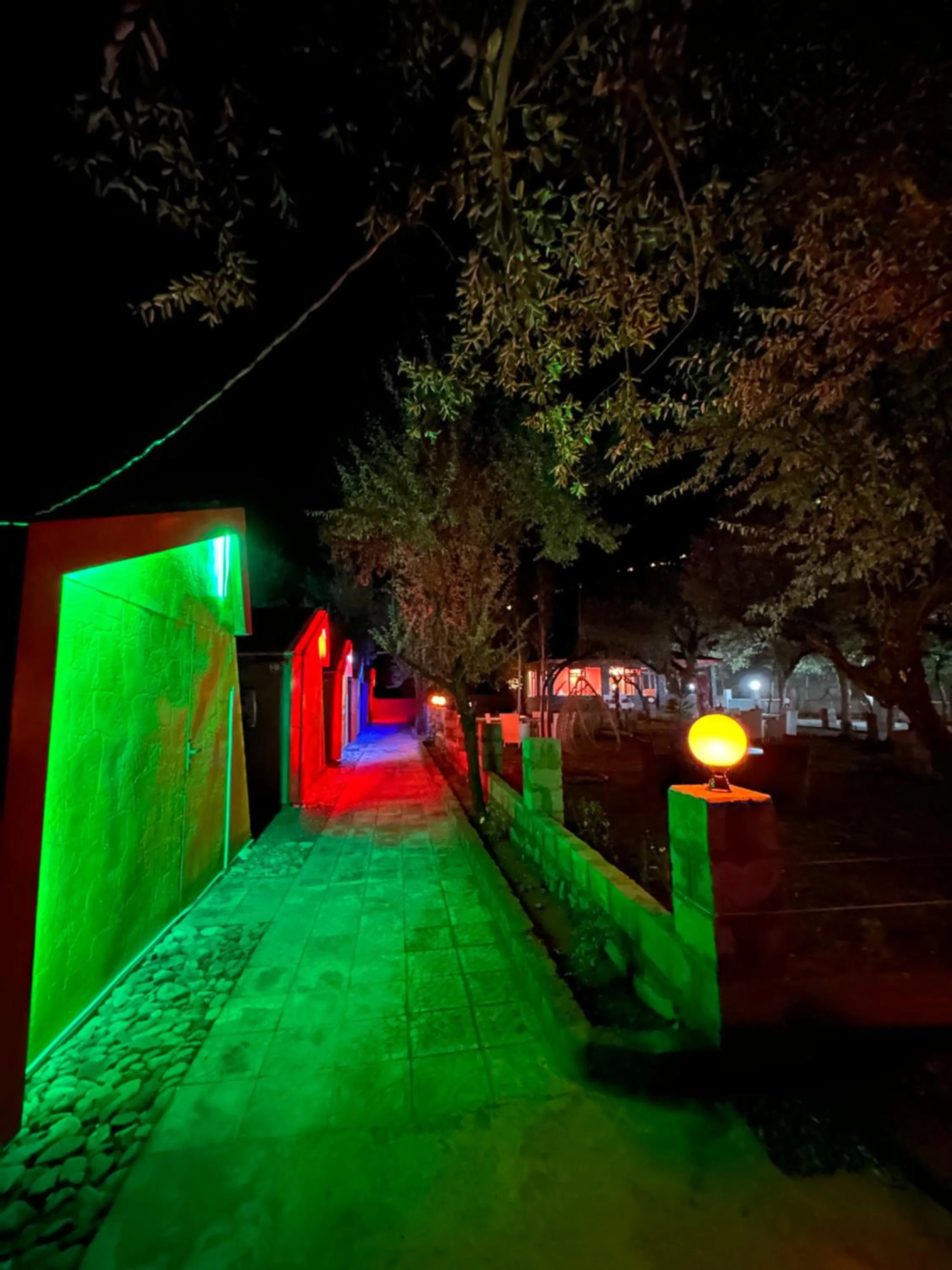 Night in MONTAGNA PODS,Best resort in skardu , Best Guest house In skardu