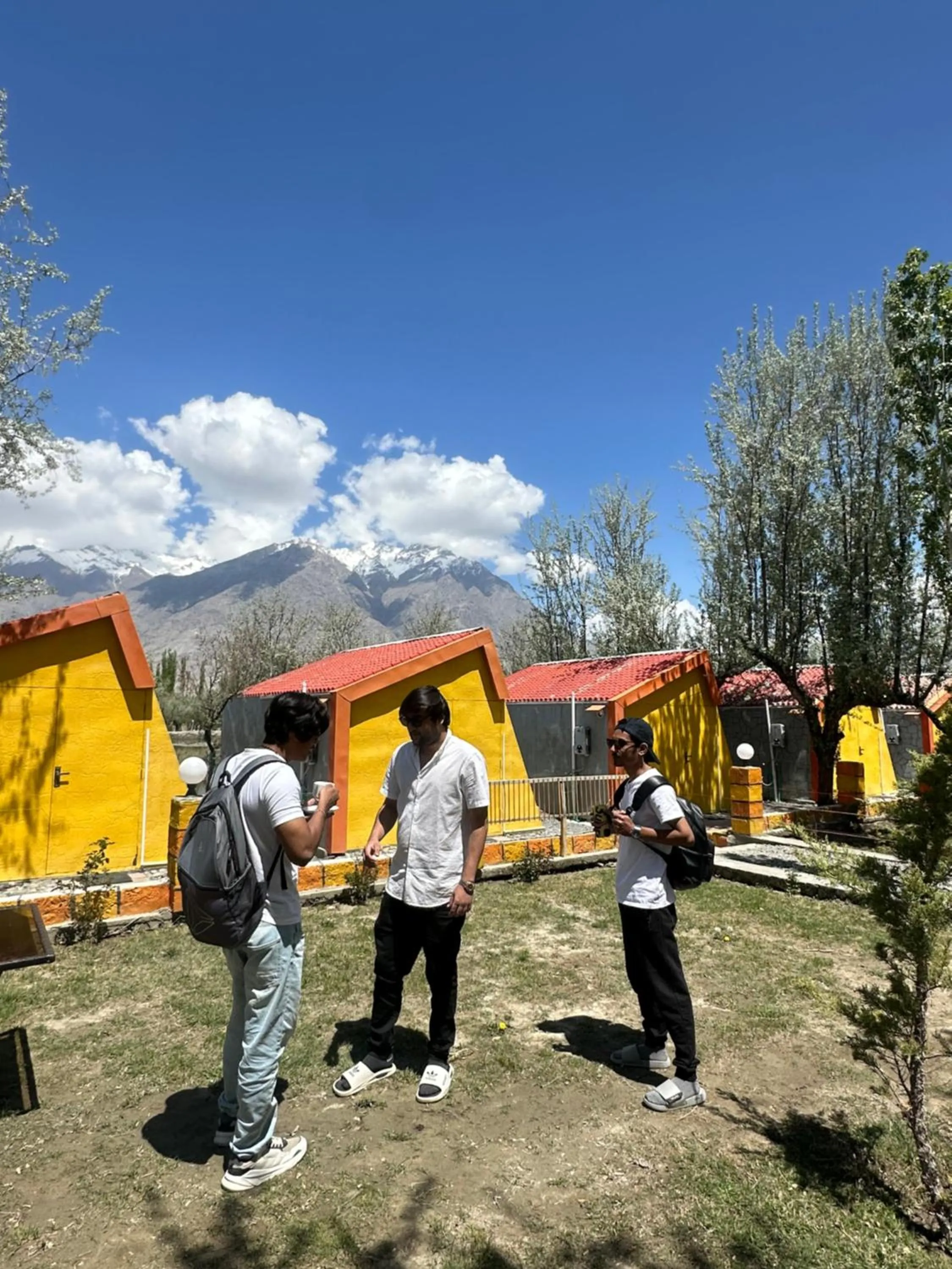 group of guests in MONTAGNA PODS,Best resort in skardu , Best Guest house In skardu