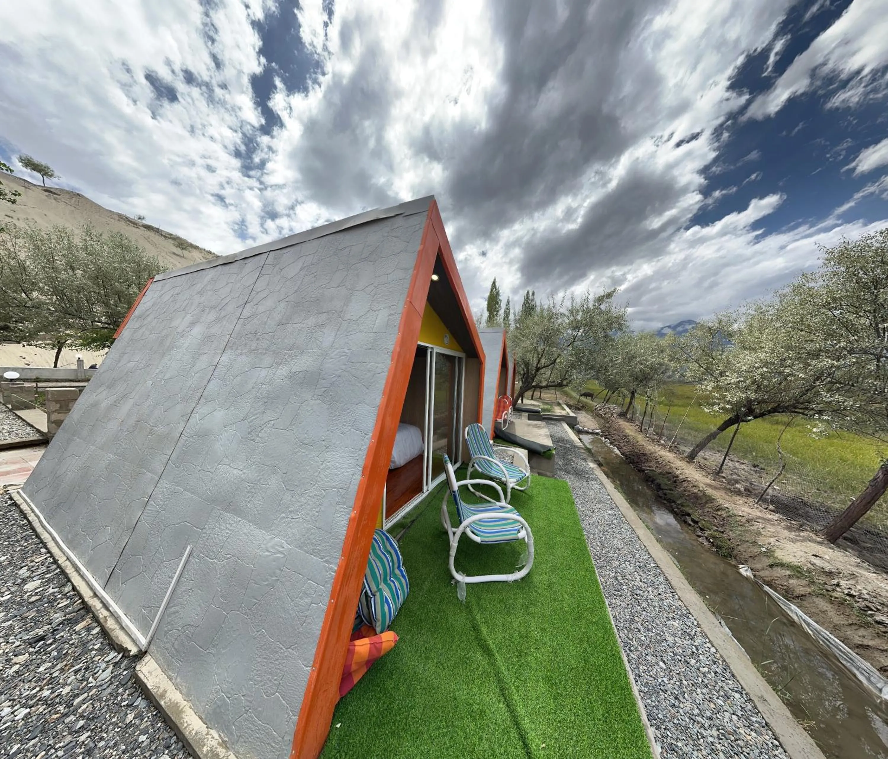 Natural landscape in MONTAGNA PODS,Best resort in skardu , Best Guest house In skardu