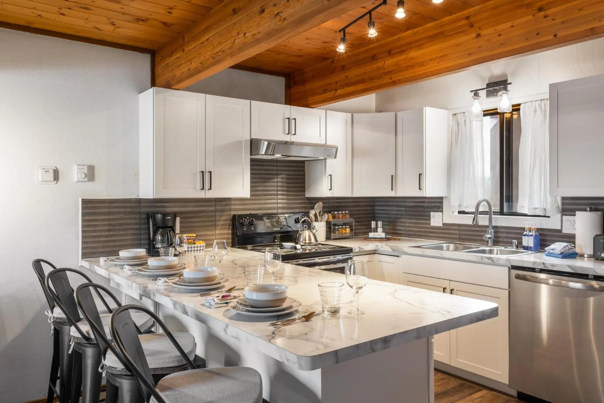 Kitchen or kitchenette in Otter's Den