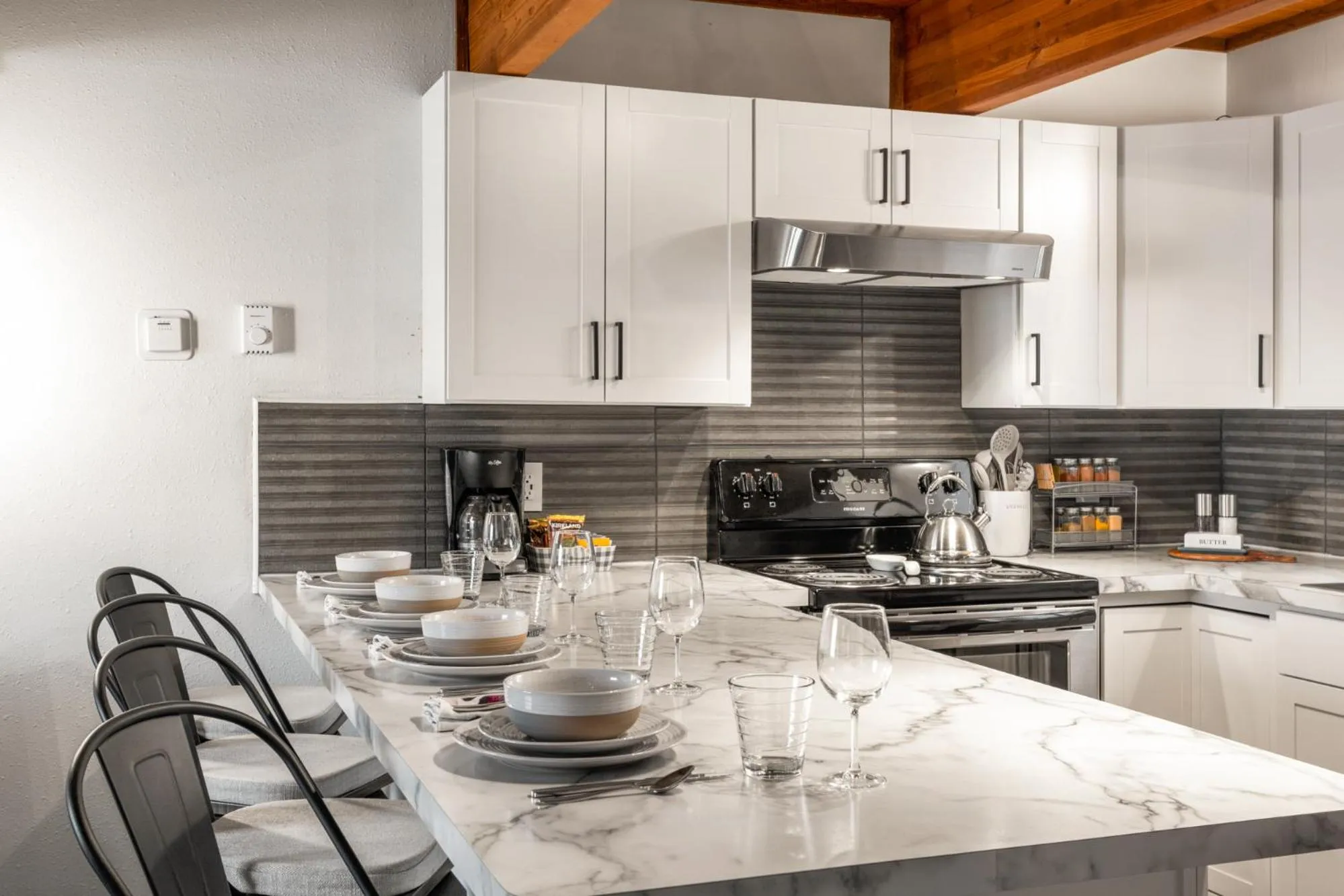 Coffee/tea facilities in Otter's Den