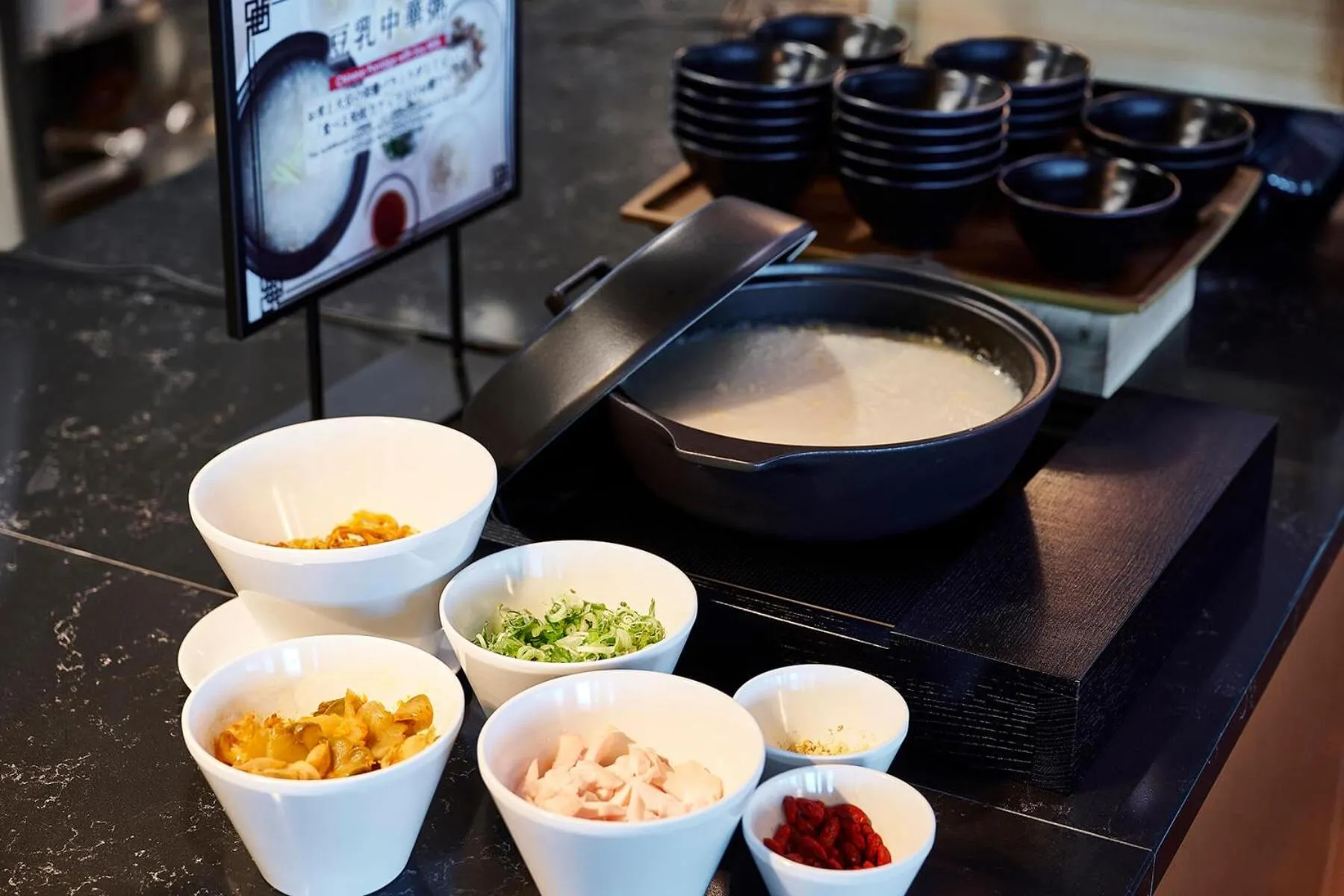 Restaurant/places to eat in Hotel Metropolitan Tokyo Haneda