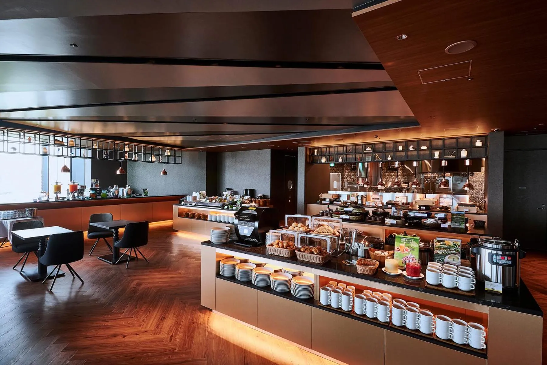 Restaurant/places to eat in Hotel Metropolitan Tokyo Haneda