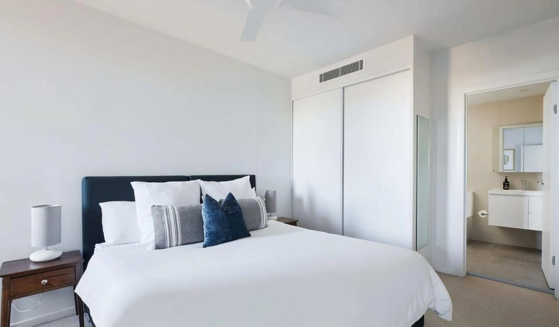 Bedroom, Bed in The Landing