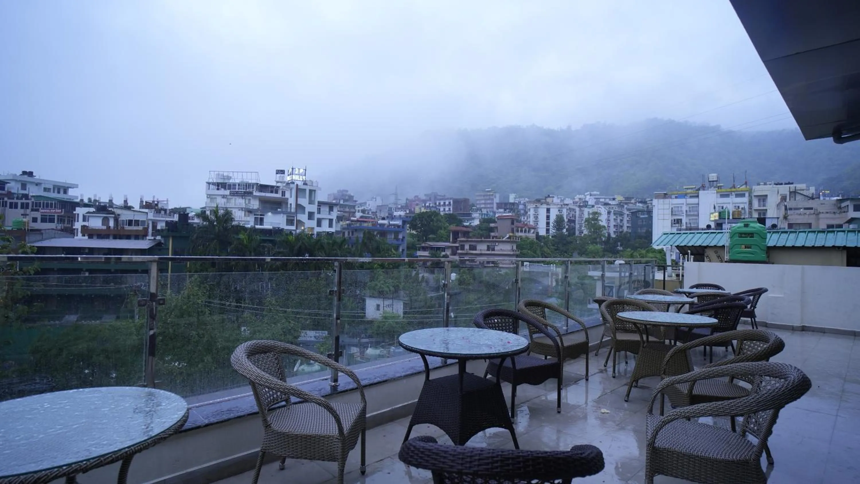 Restaurant/places to eat in Hotel Lords Valley Rishikesh