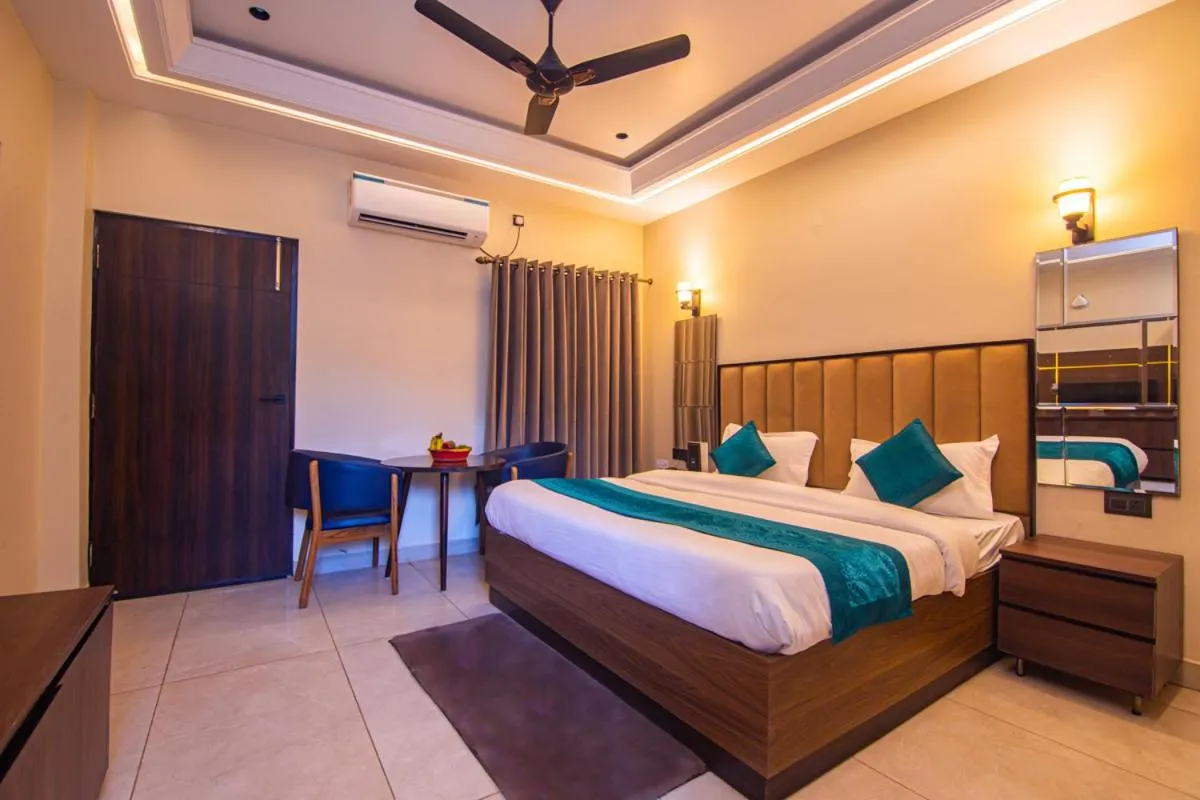 Photo of the whole room, Bed in Hotel Lords Valley Rishikesh