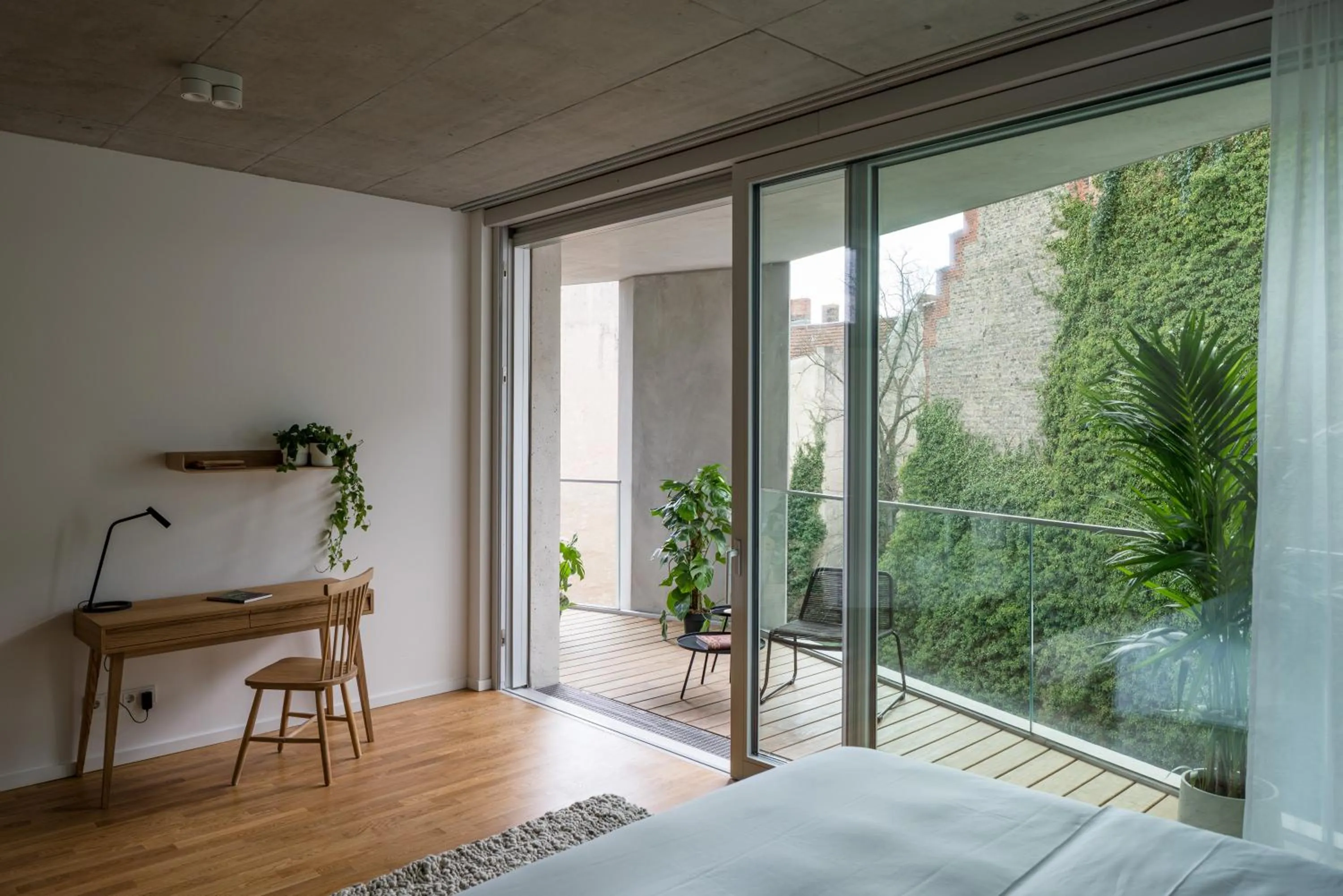 Bed in Carlotta Apartments