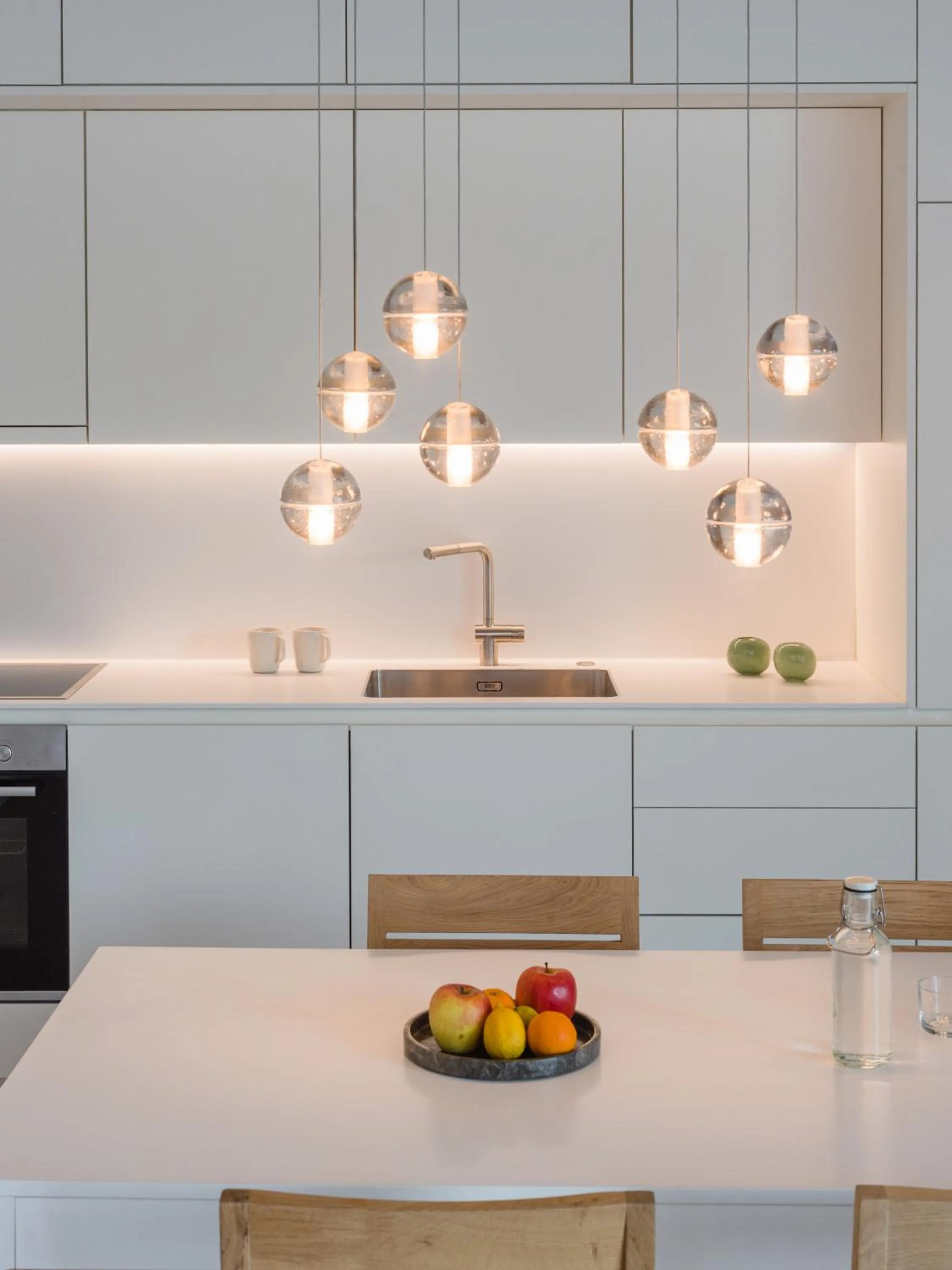 Kitchen or kitchenette in Carlotta Apartments