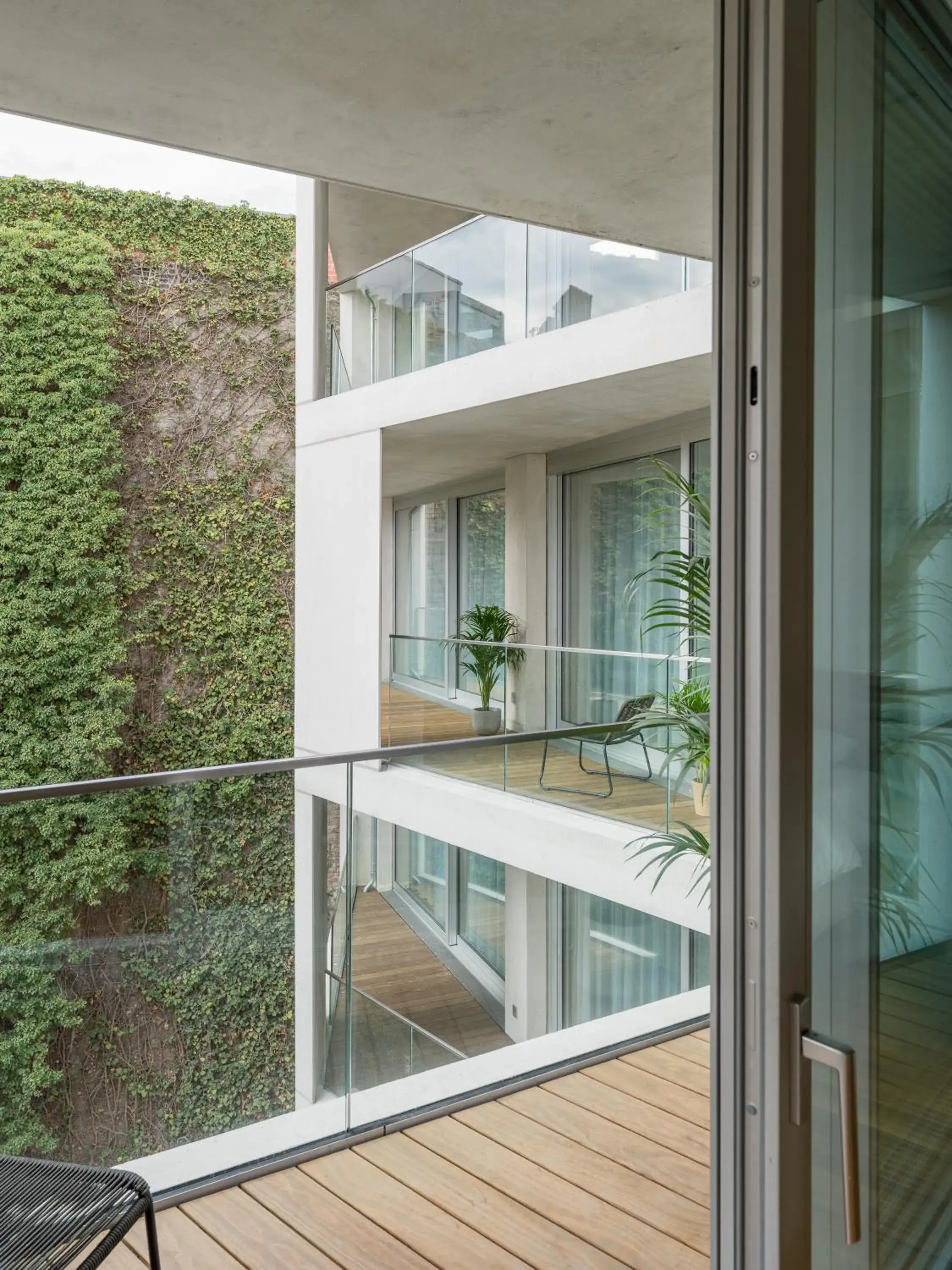 Property building in Carlotta Apartments Property building in Carlotta Apartments