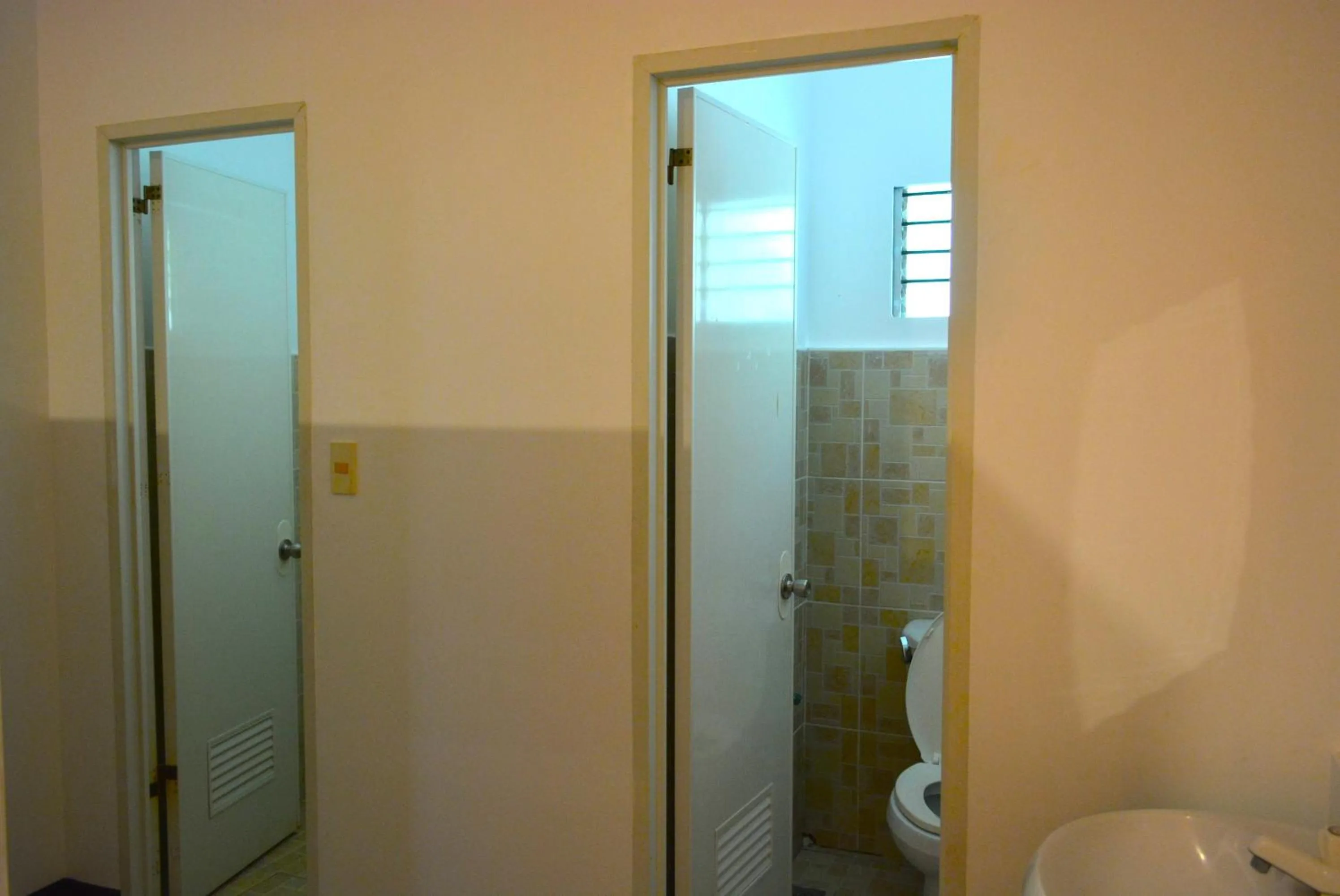 Shower in CHIISAI NATSU RESORT