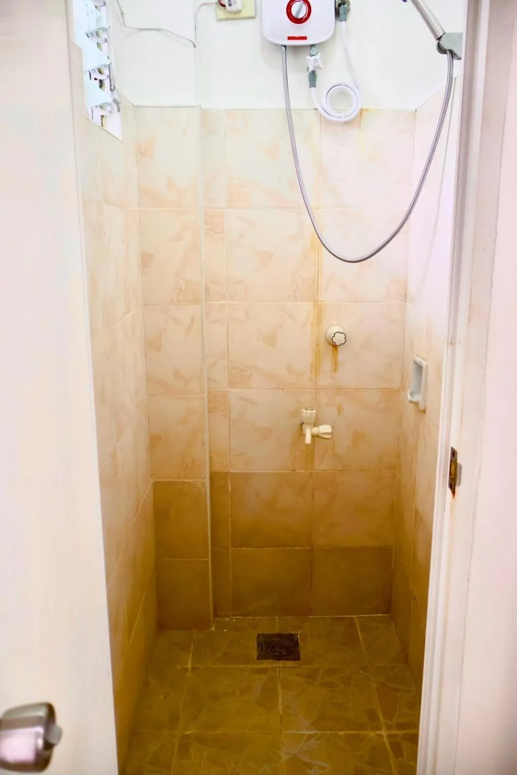 Shower in CHIISAI NATSU RESORT