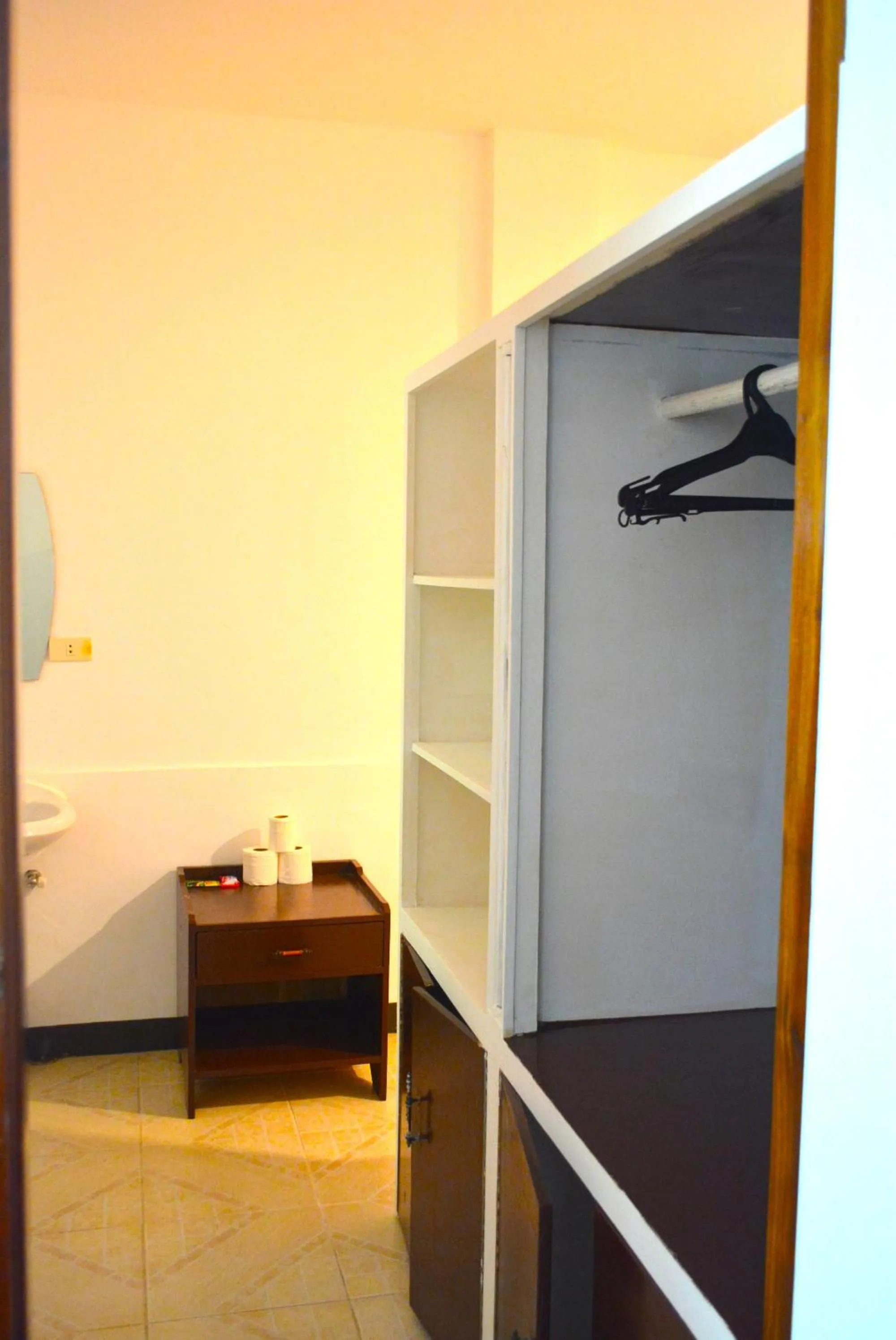 wardrobe, Bed in CHIISAI NATSU RESORT