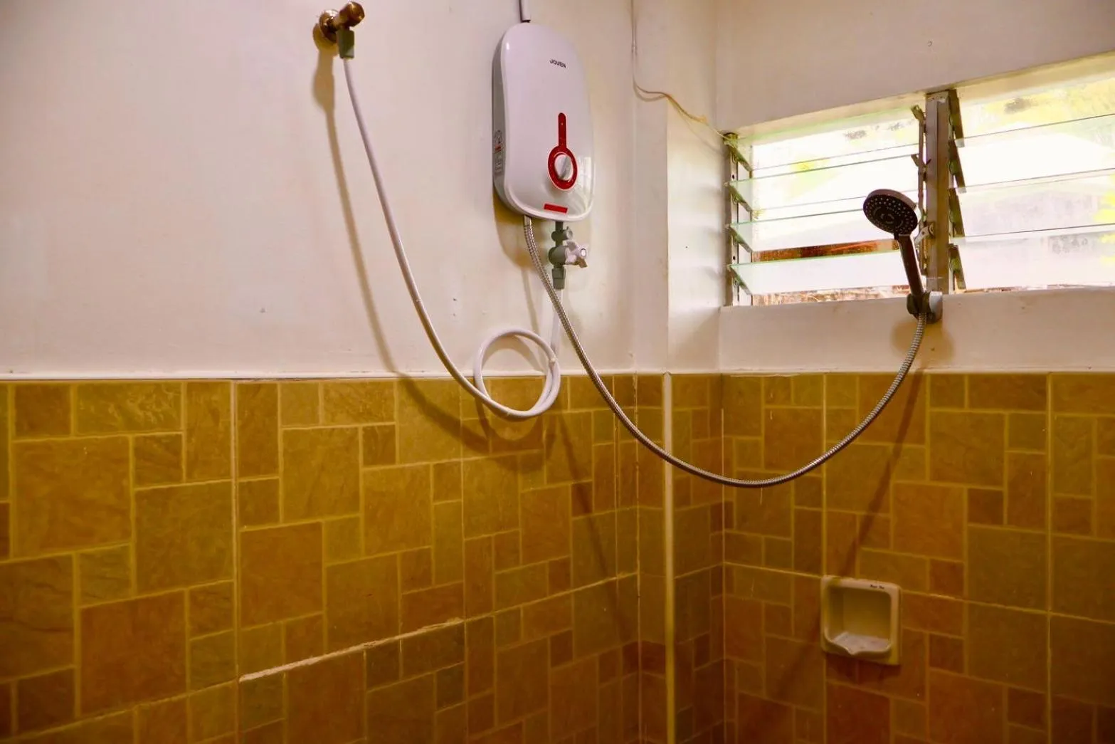 Shower in CHIISAI NATSU RESORT