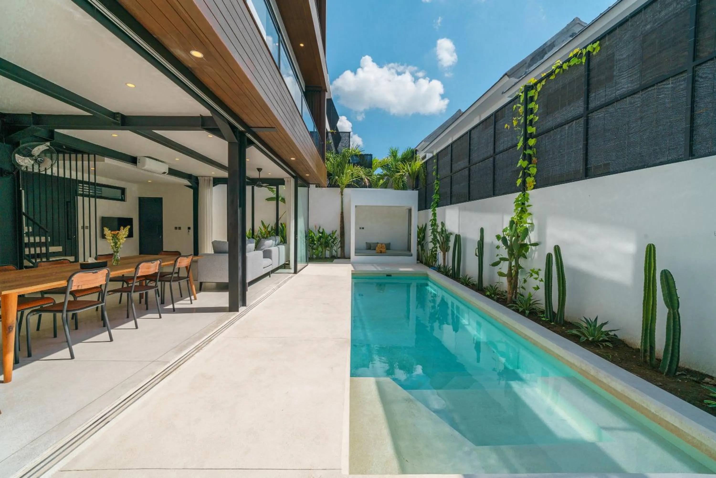 Villa Vantage 7 - Outstanding 3 BR Villa - Great Location!