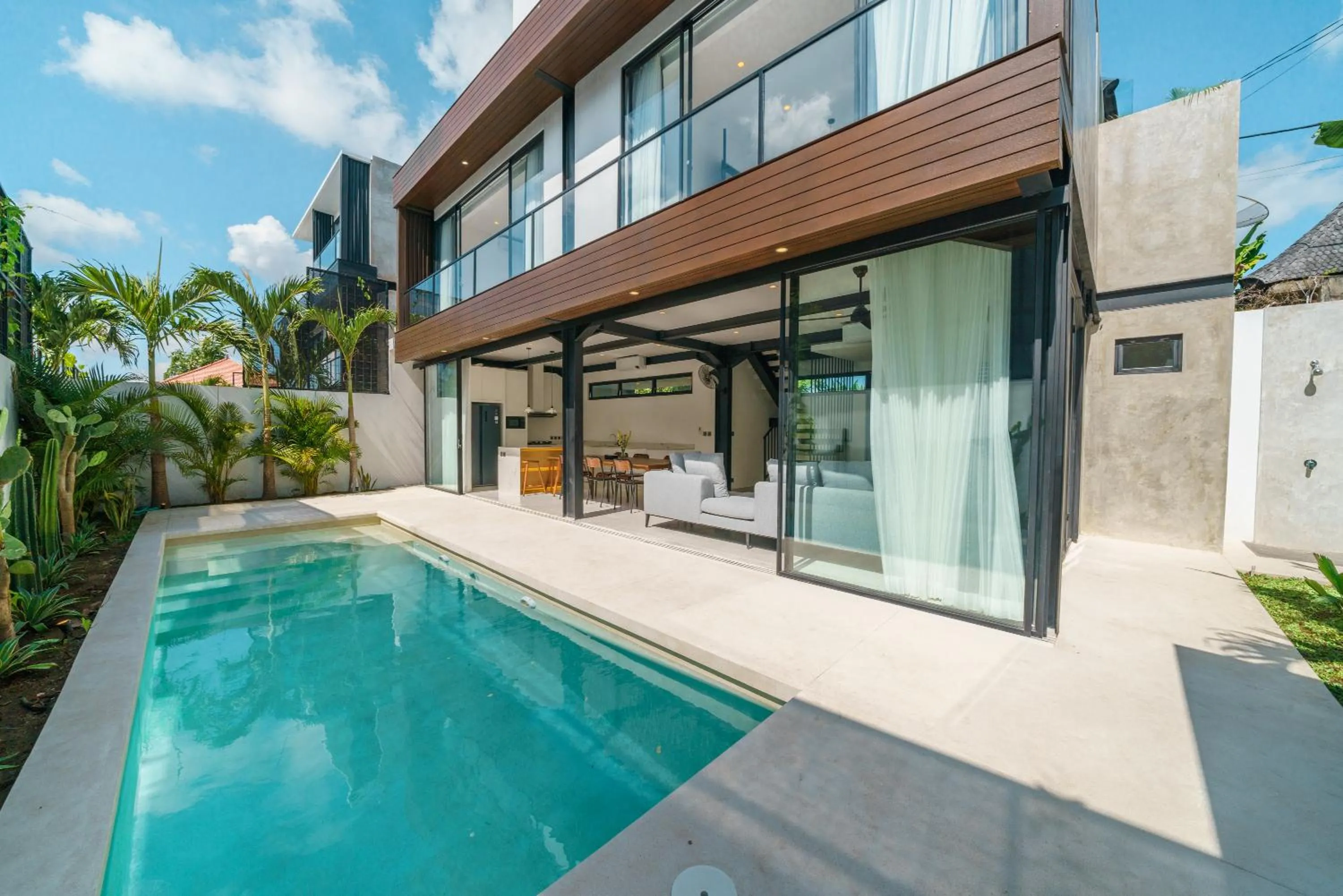 Villa Vantage 7 - Outstanding 3 BR Villa - Great Location!