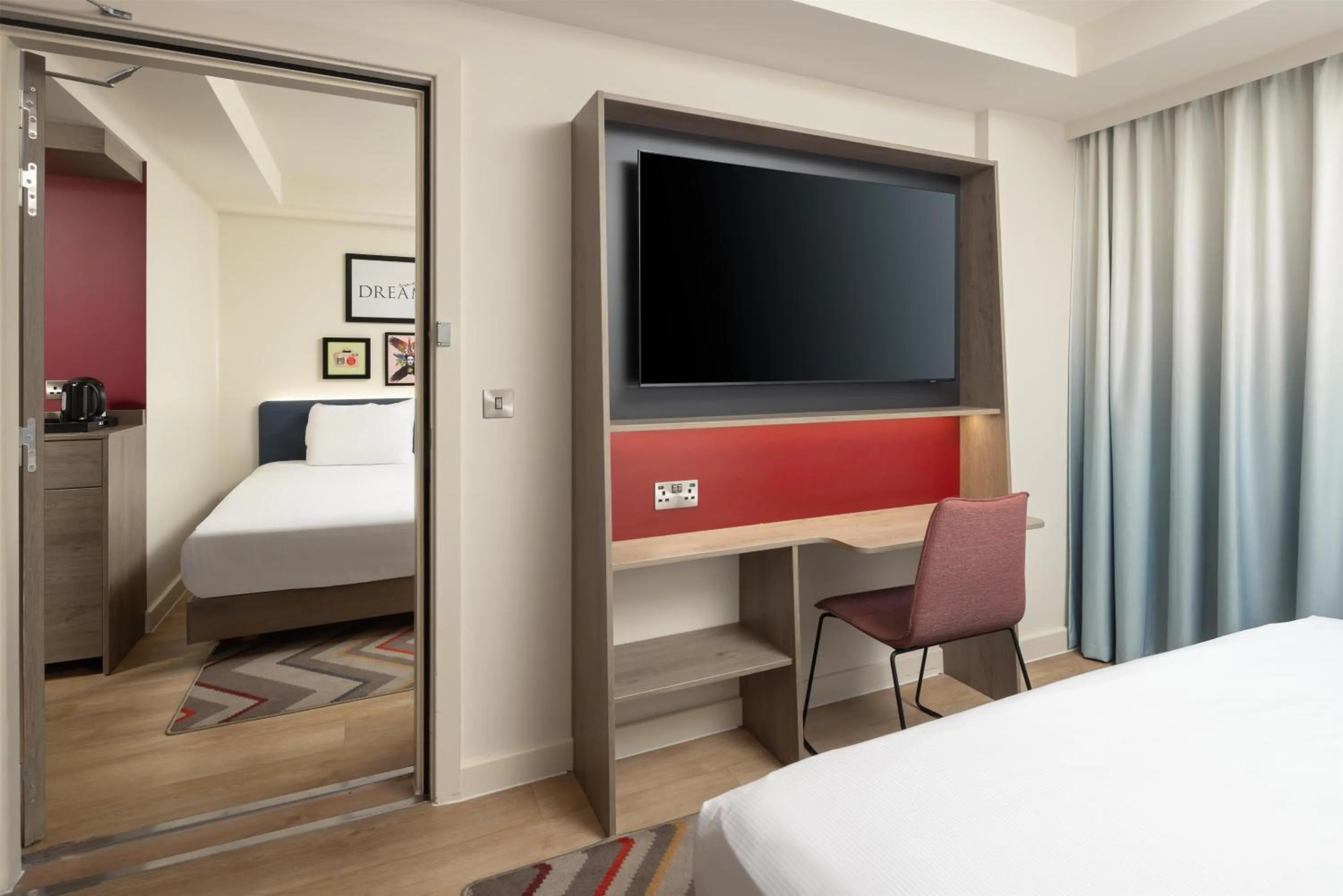 Bed in Hampton By Hilton London City