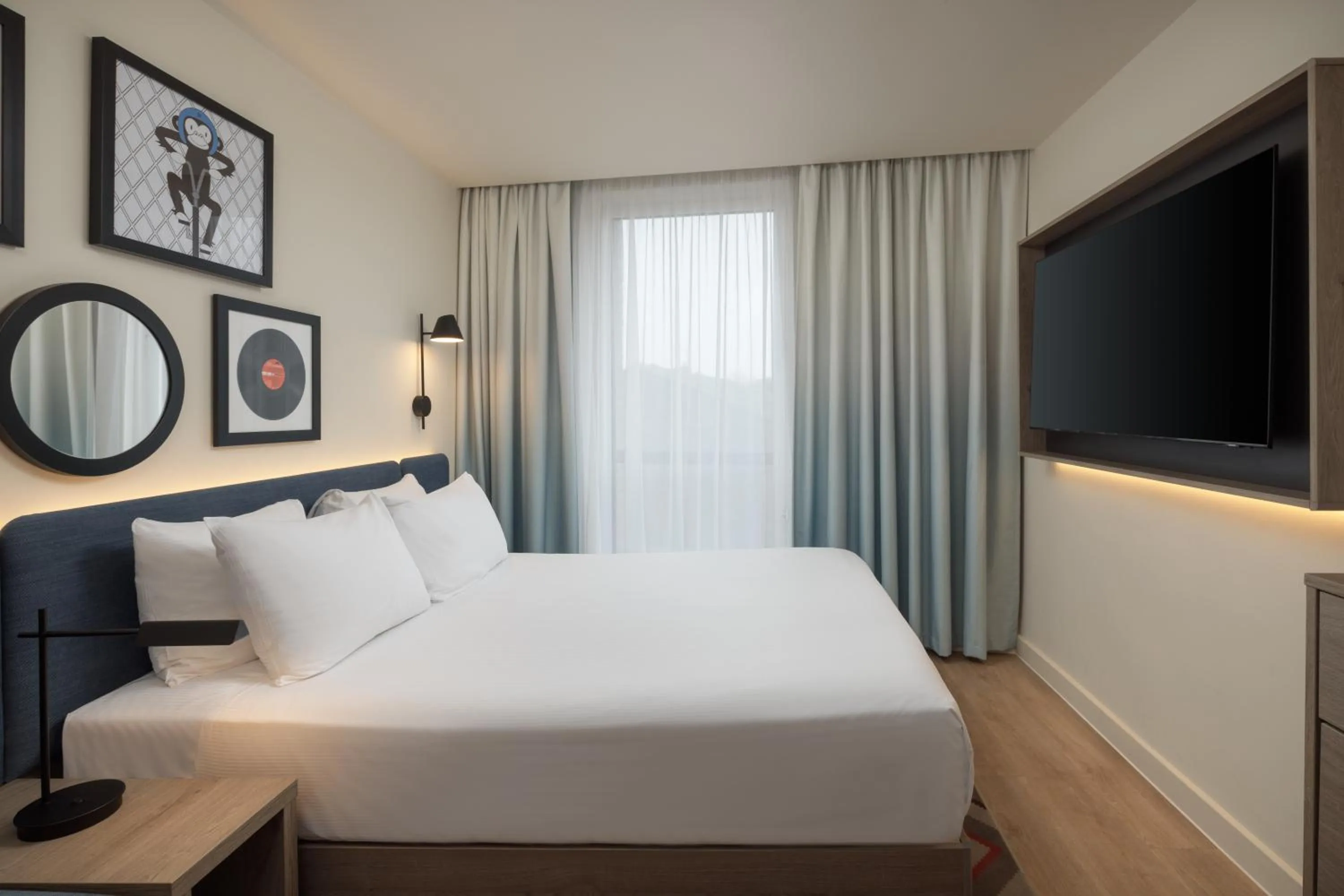 Bed in Hampton By Hilton London City