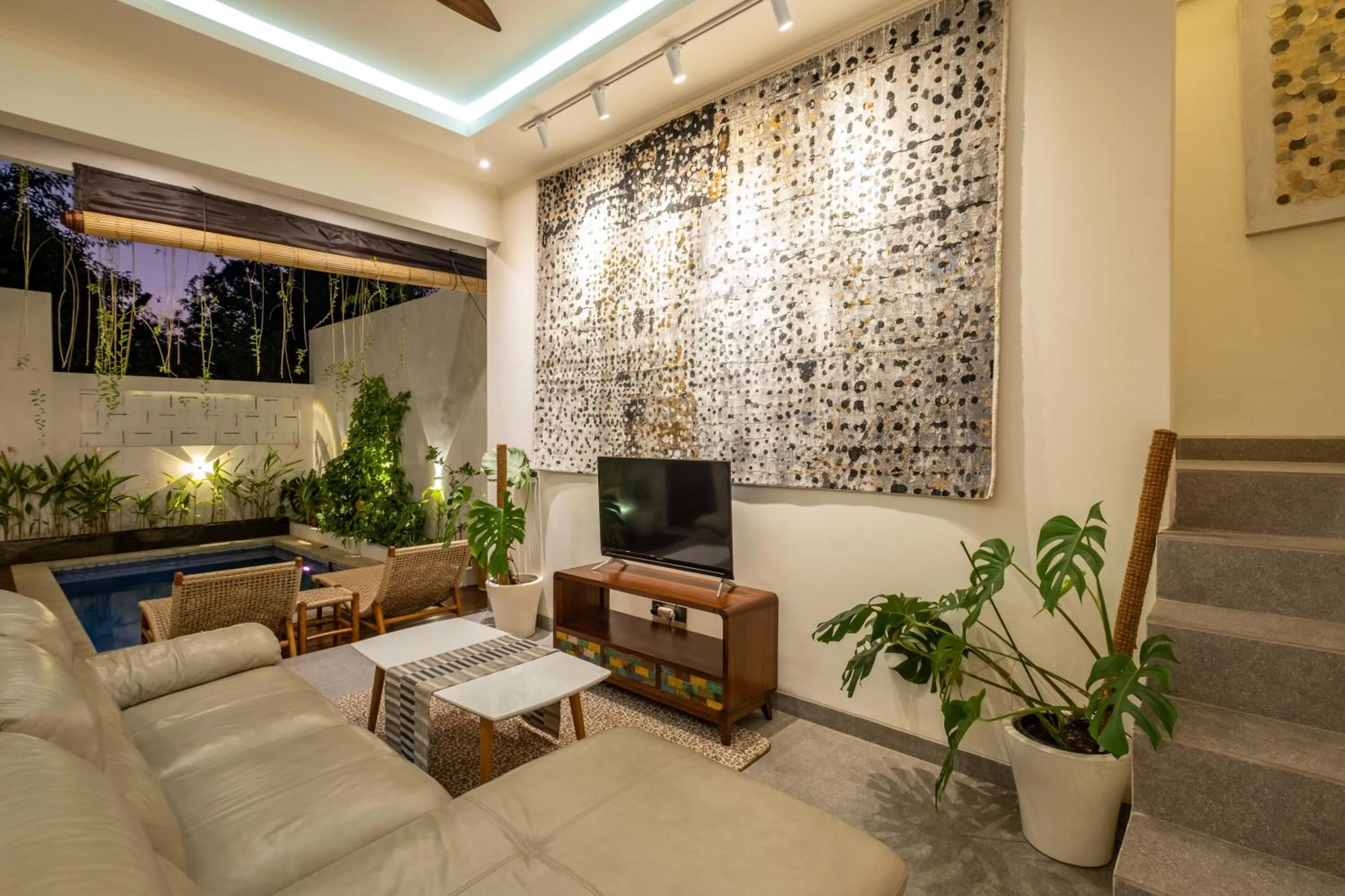 Communal lounge/ TV room in Erna Villa