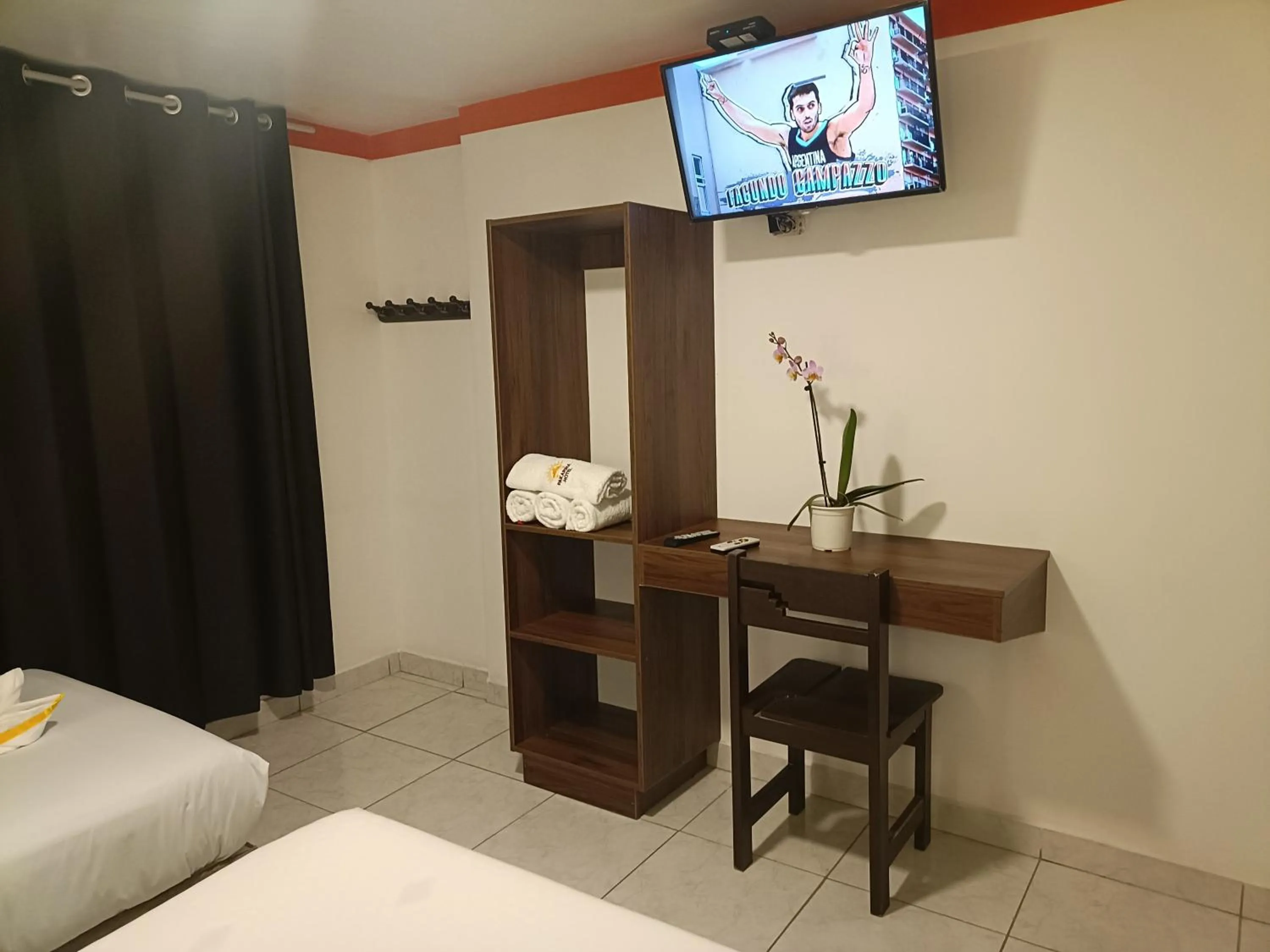 TV and multimedia, Bed in PAKARINA HOTEL