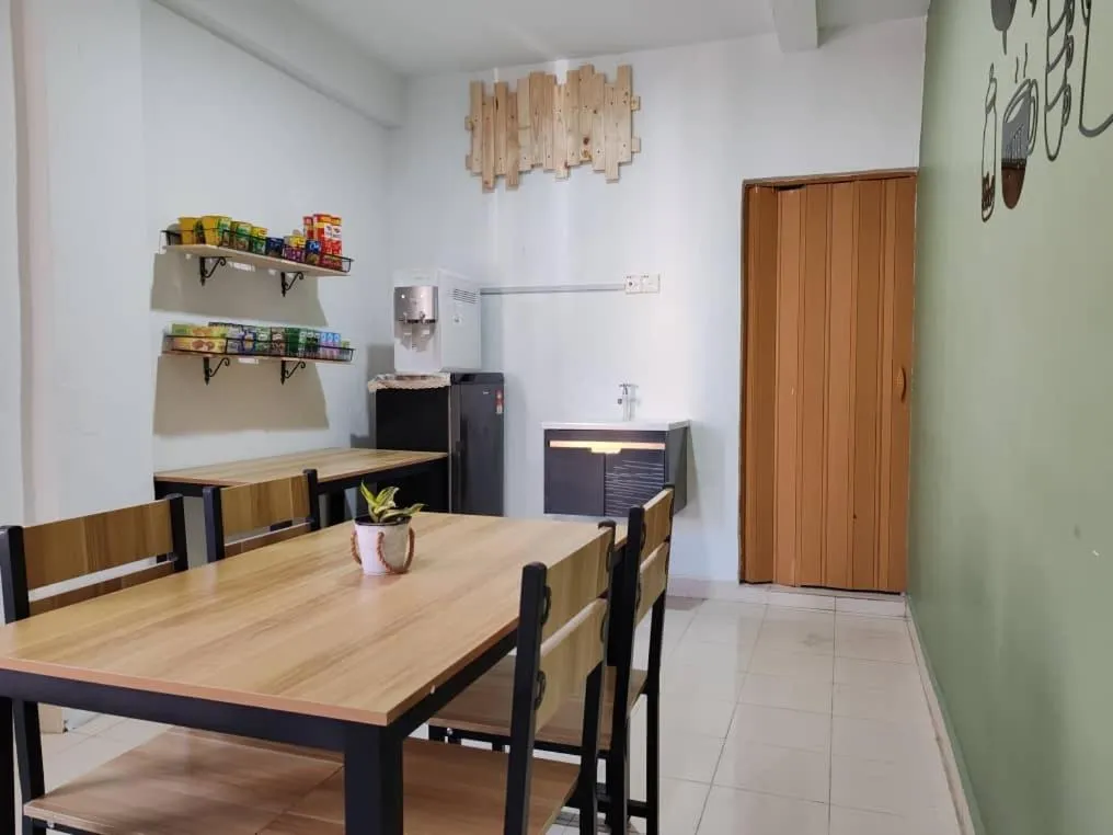 Restaurant/places to eat in Suite Us Guesthouse Kubang Kerian