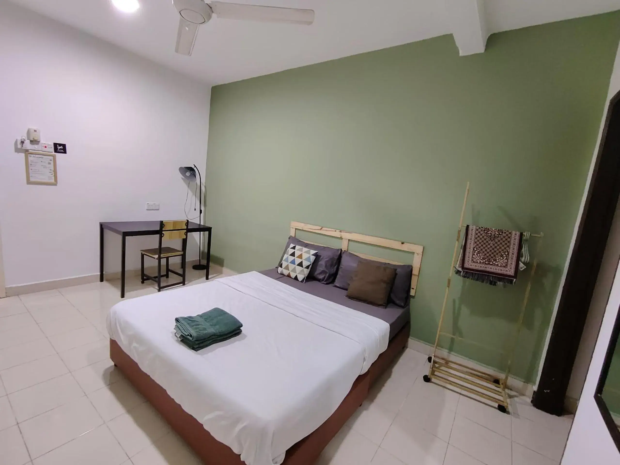 Bedroom, Bed in Suite Us Guesthouse Kubang Kerian Bedroom, Bed in Suite Us Guesthouse Kubang Kerian