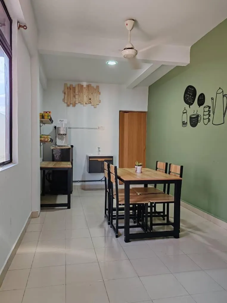 Restaurant/places to eat in Suite Us Guesthouse Kubang Kerian