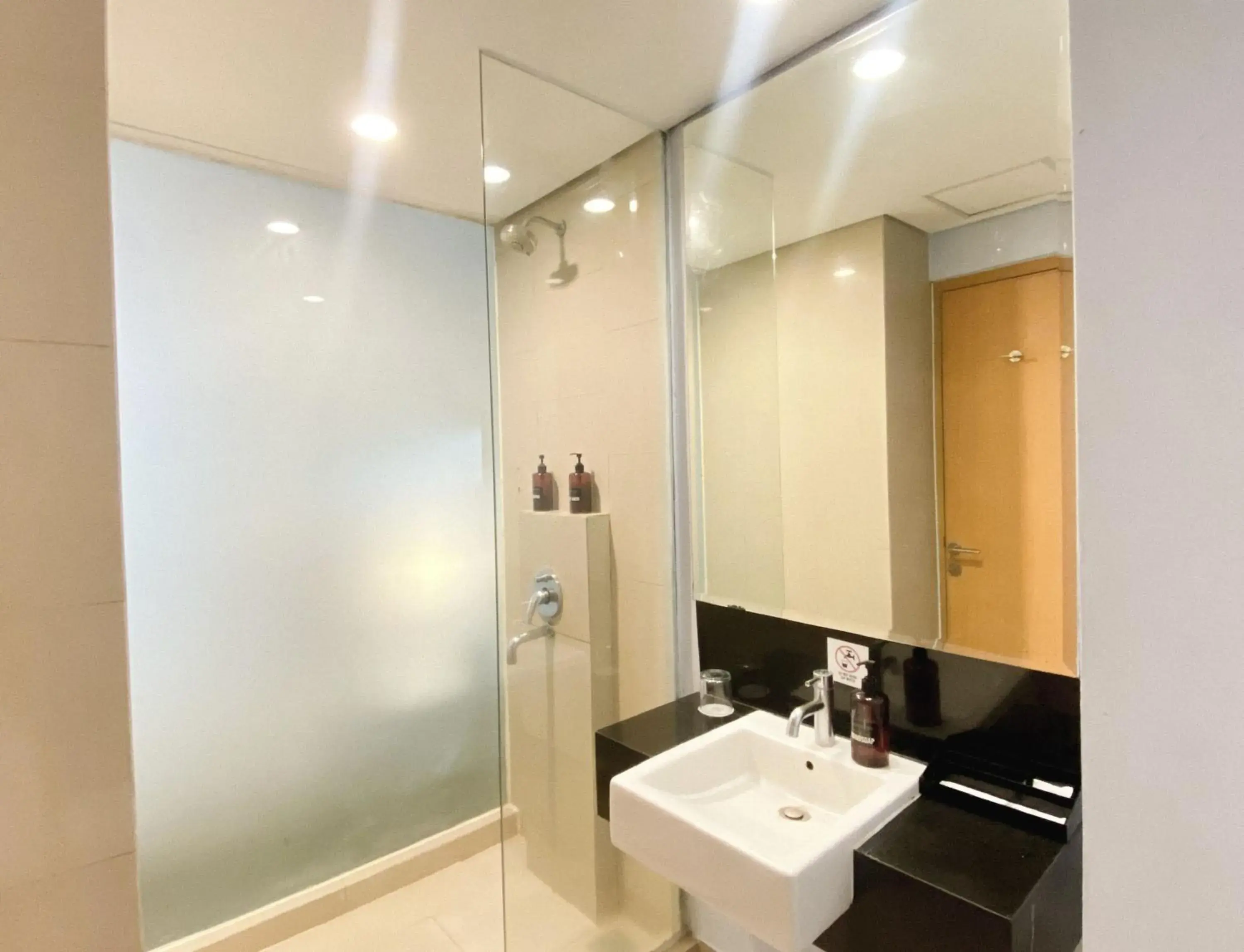 Executive Twin Room in Luminor Hotel Metro Indah Bandung - Free Breakfast - Free Exclusive Gym - Free Aesthetic Afternoon Tea or Coffee Executive Twin Room in Luminor Hotel Metro Indah Bandung - Free Breakfast - Free Exclusive Gym - Free Aesthetic Afternoon Tea or Coffee