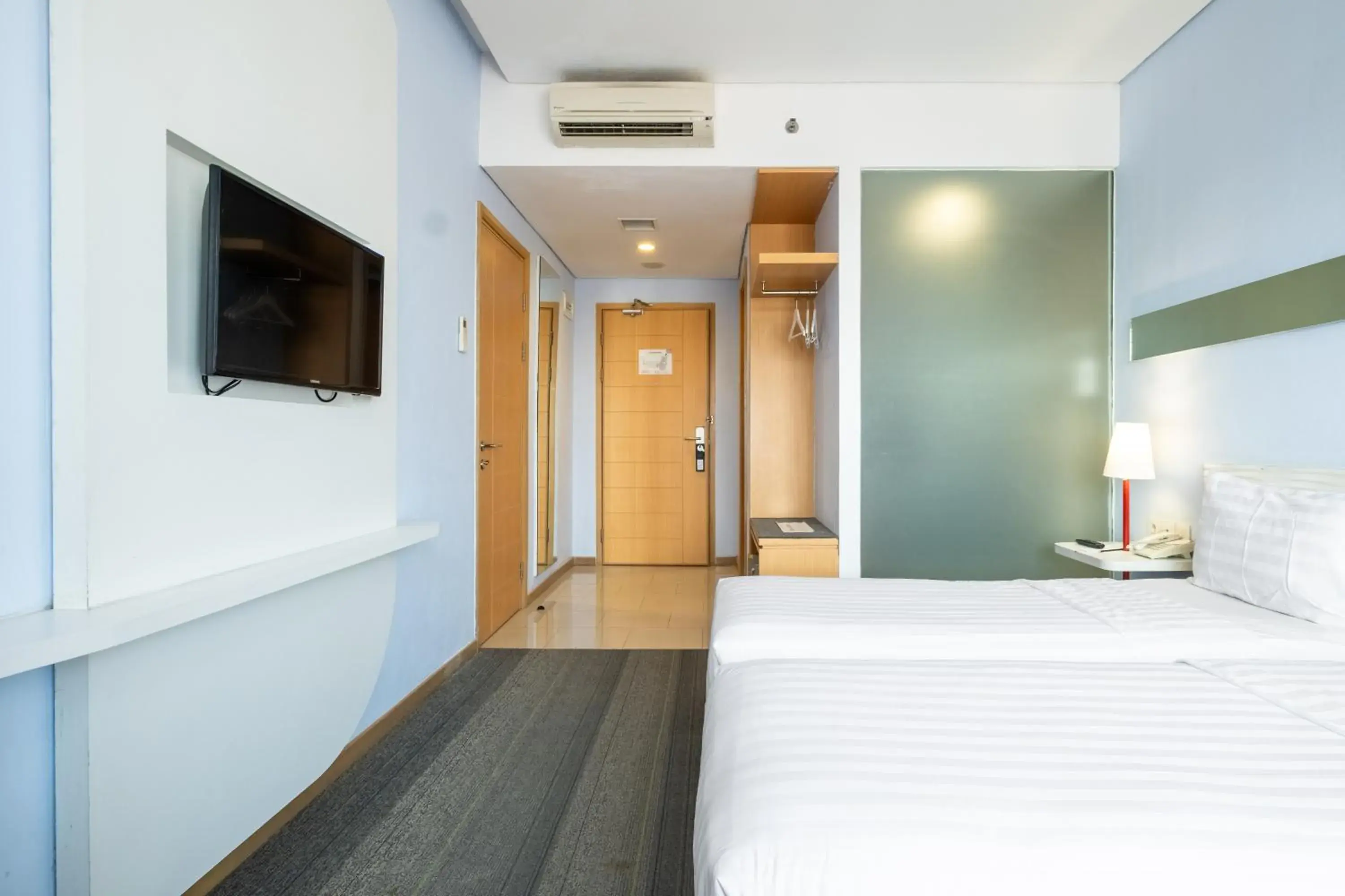 Executive Twin Room in Luminor Hotel Metro Indah Bandung - Free Breakfast - Free Exclusive Gym - Free Aesthetic Afternoon Tea or Coffee Executive Twin Room in Luminor Hotel Metro Indah Bandung - Free Breakfast - Free Exclusive Gym - Free Aesthetic Afternoon Tea or Coffee