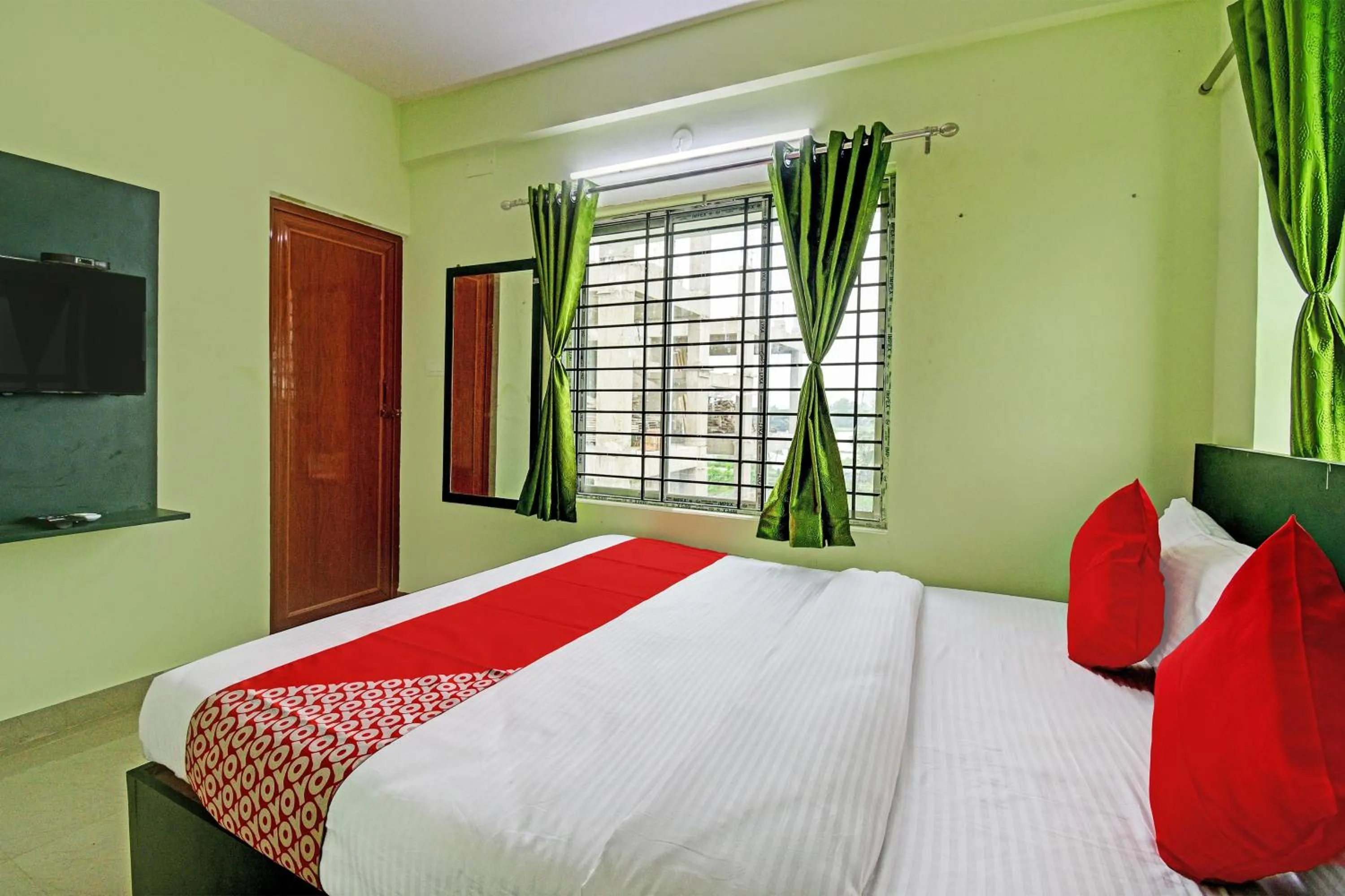 Bedroom, Bed in Hotel O Night Quine Guest House