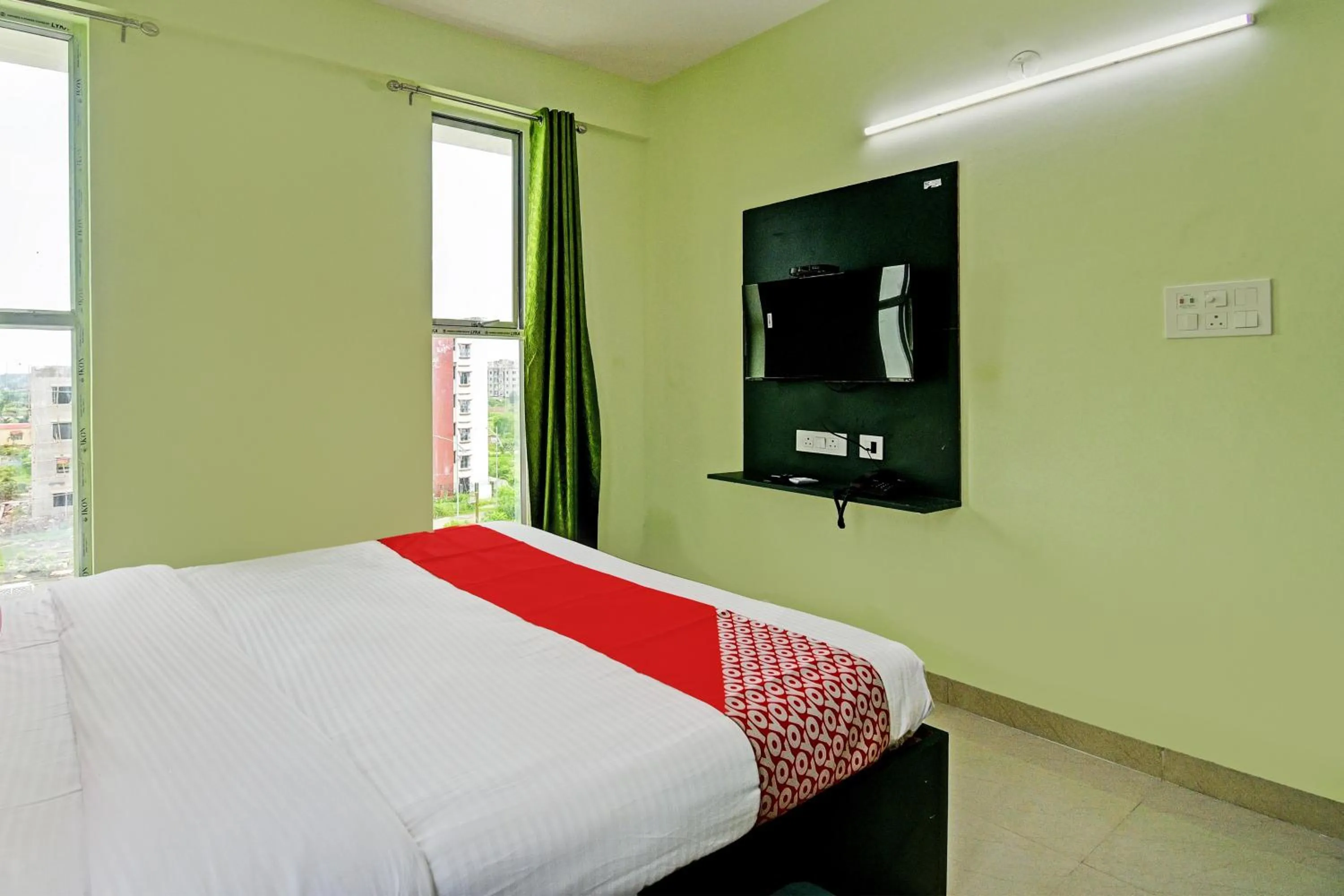 Bedroom, Bed in Hotel O Night Quine Guest House