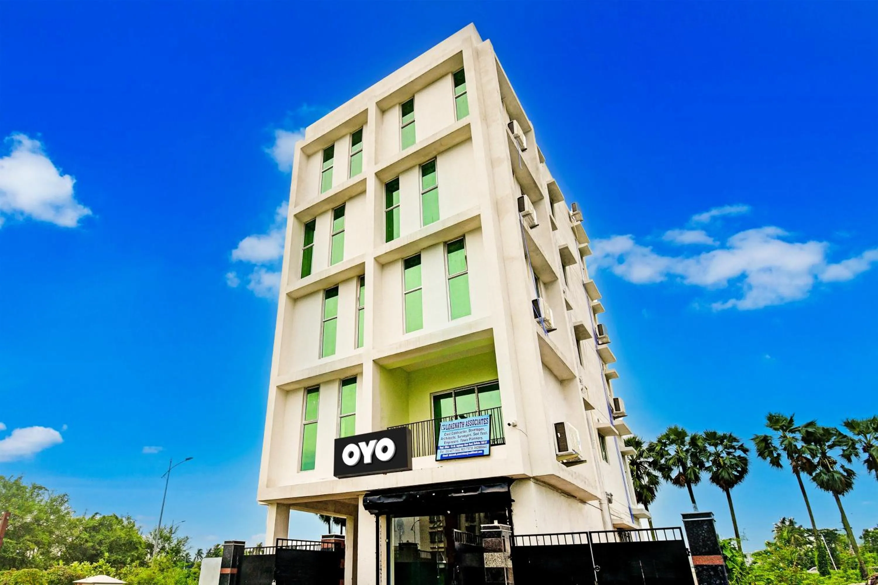 Facade/entrance in Hotel O Night Quine Guest House