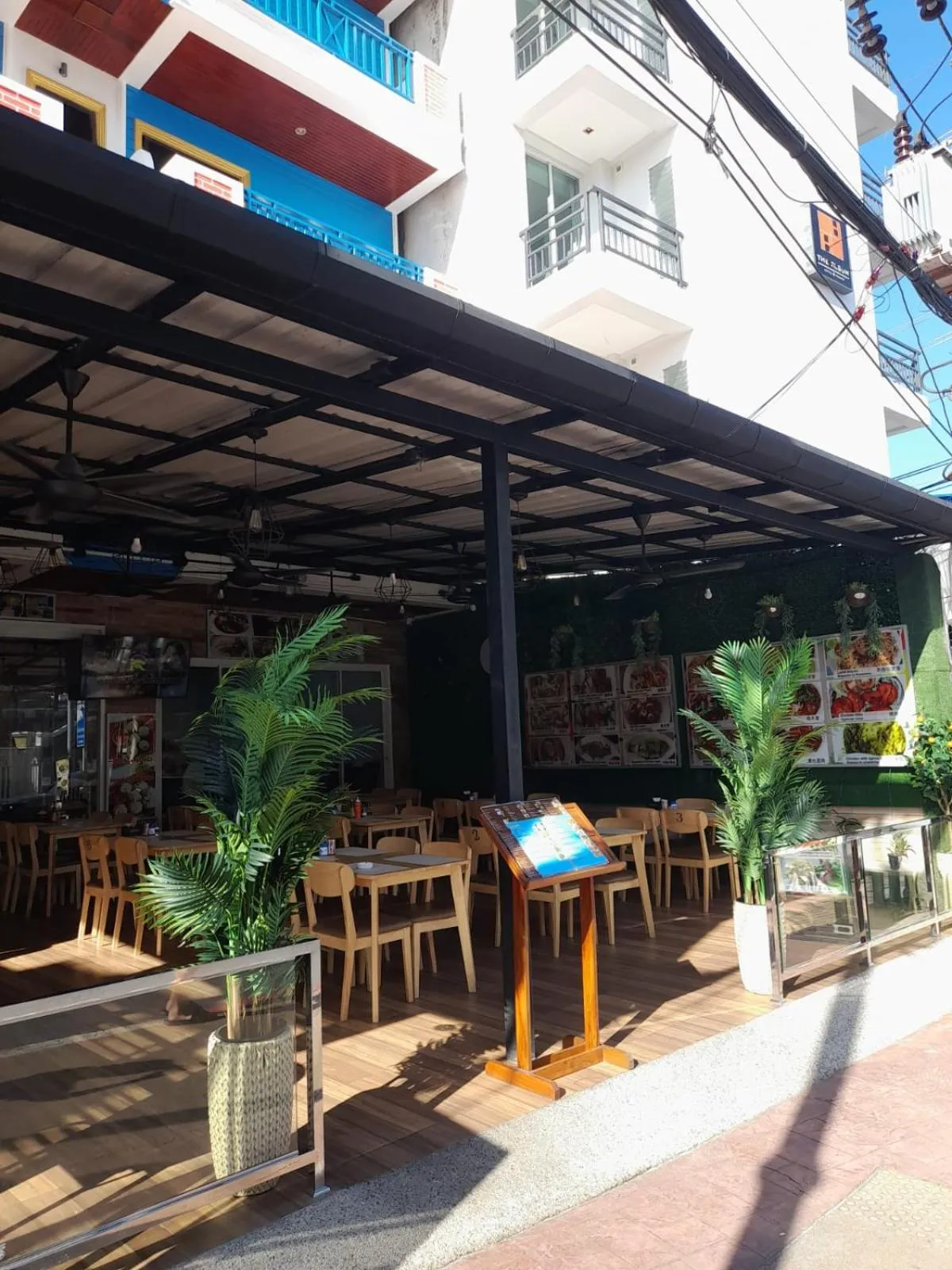 Restaurant/places to eat in Blue Planet Hotel