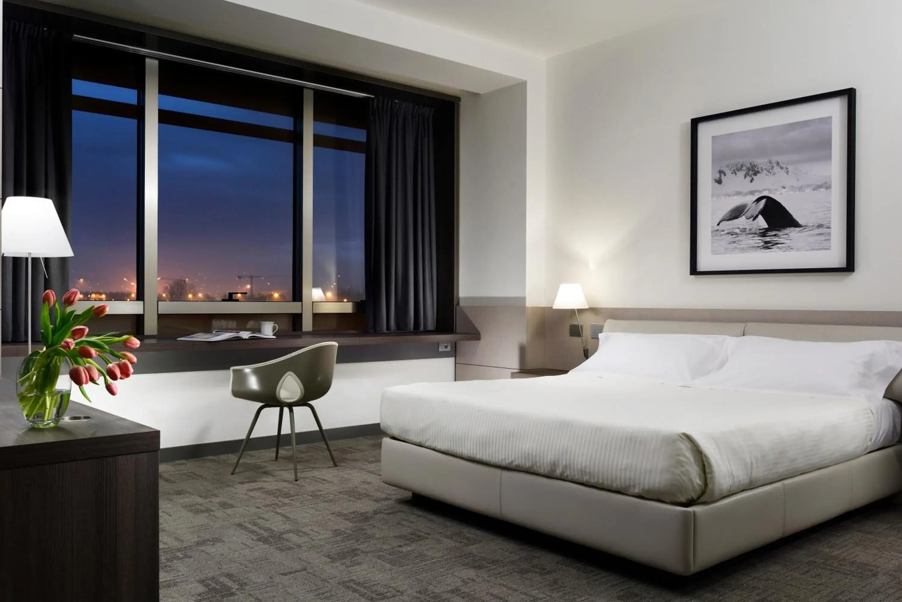 Night, Bed in UNA Hotels San Vitale Bologna Night, Bed in UNA Hotels San Vitale Bologna