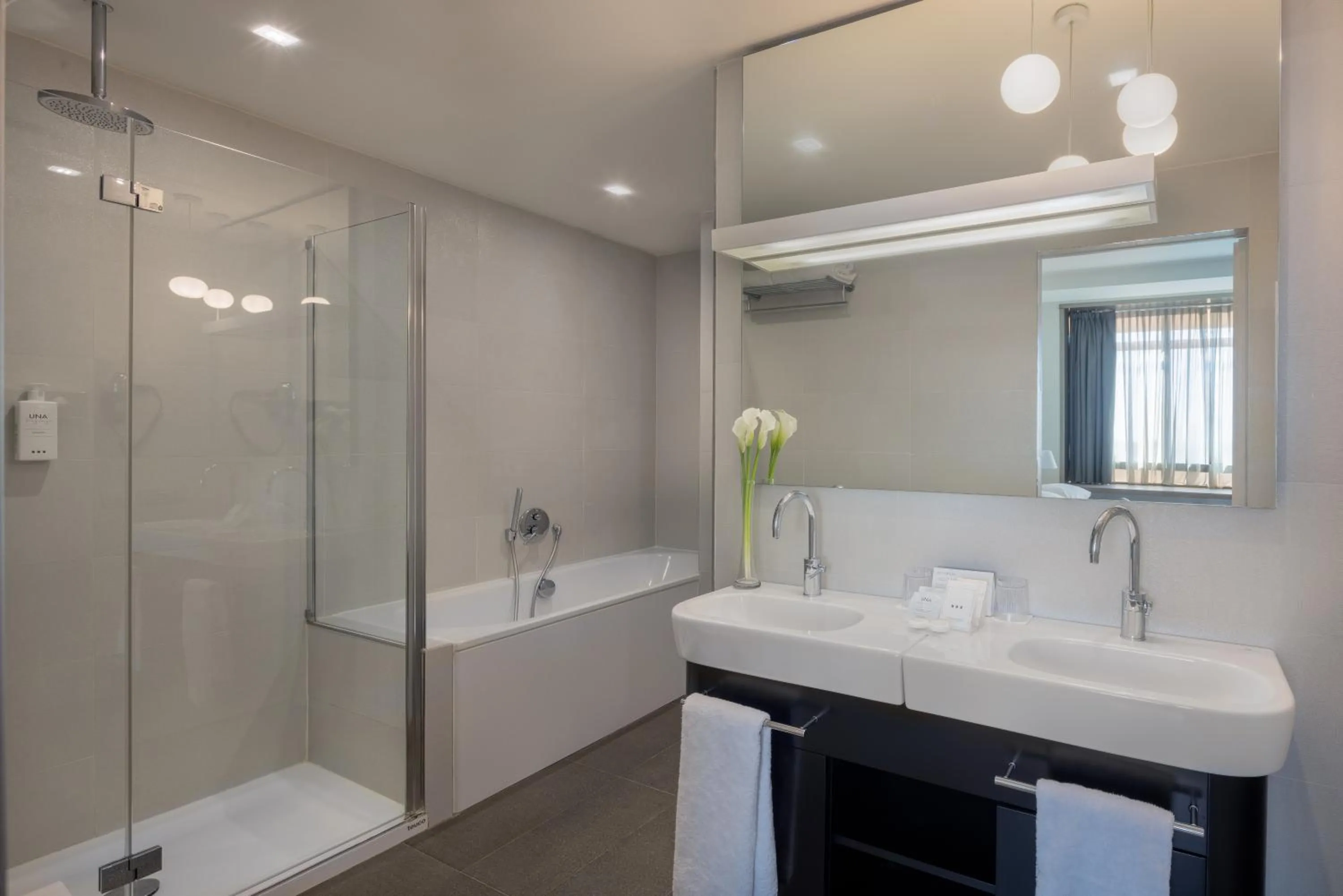 Bathroom in UNA Hotels San Vitale Bologna