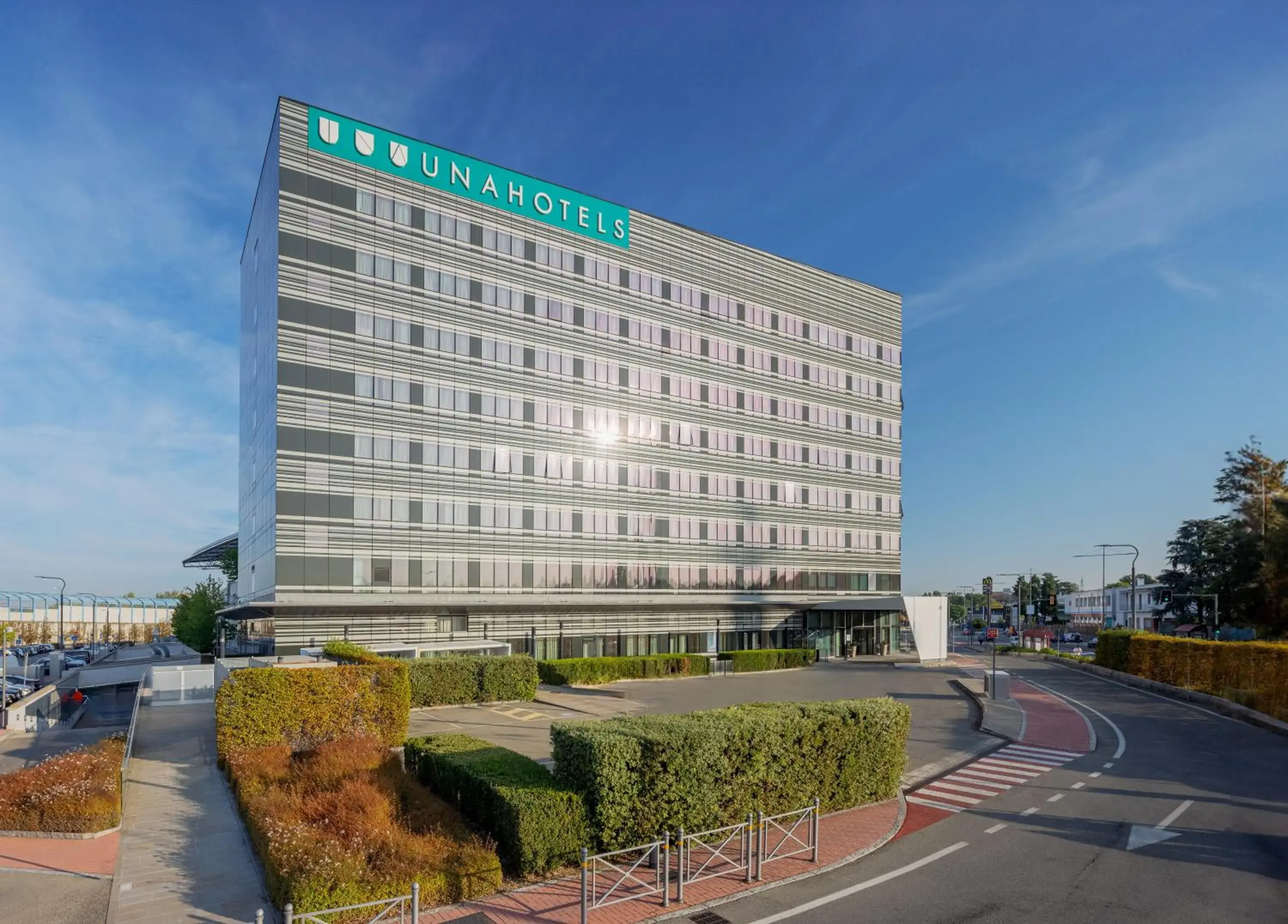 Facade/entrance in UNA Hotels San Vitale Bologna Facade/entrance in UNA Hotels San Vitale Bologna