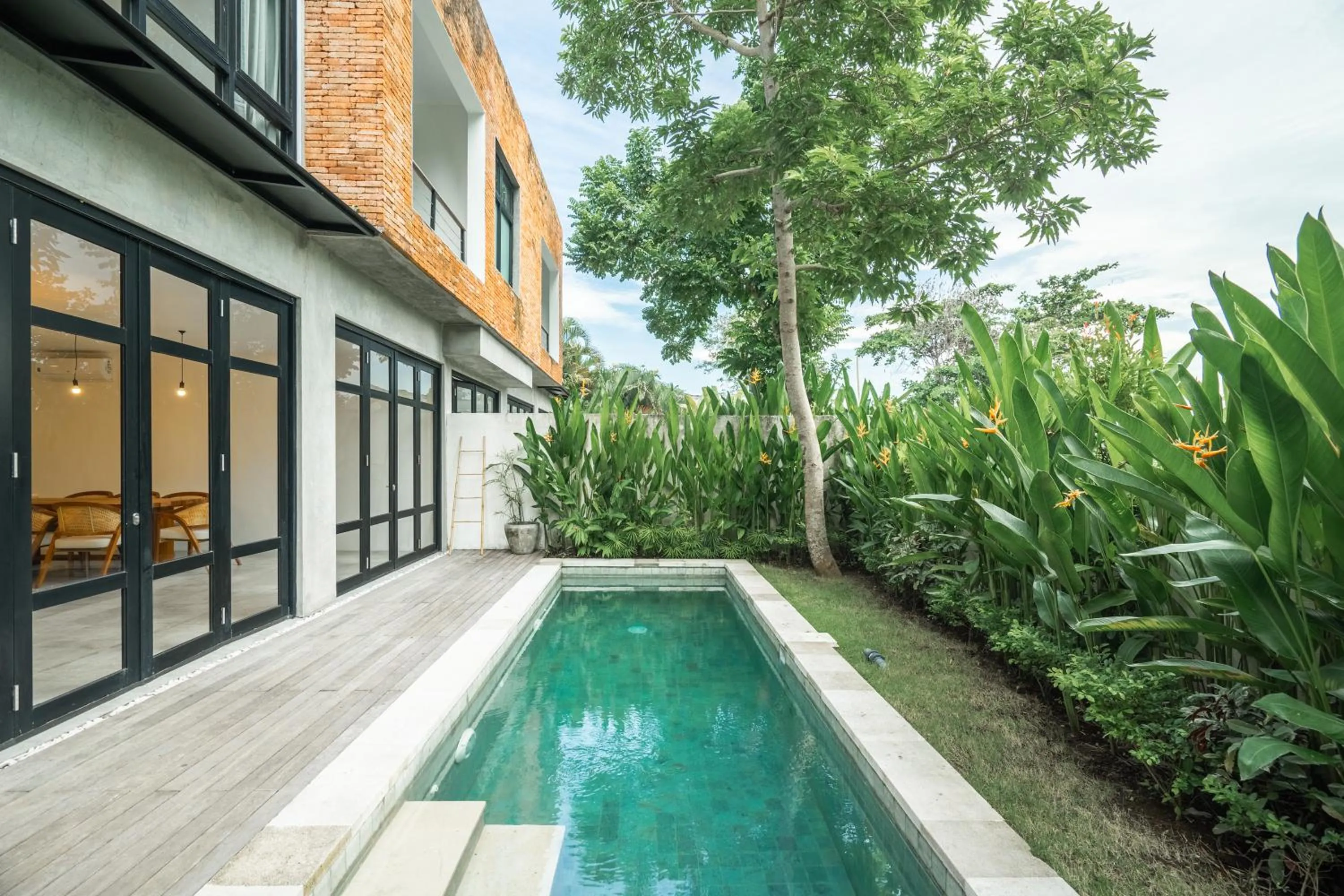 Swimming pool in Umalas Living Villa