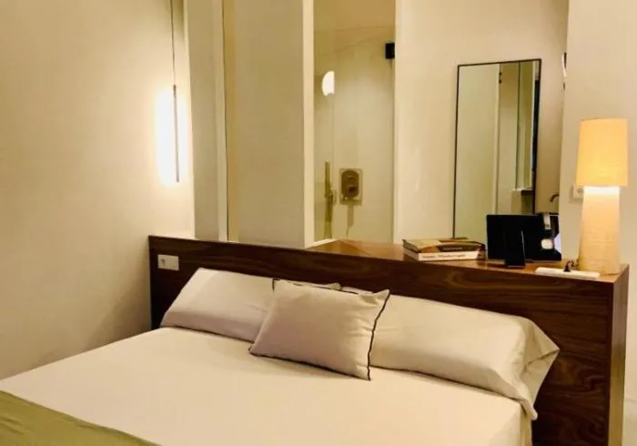 Small Double Room - single occupancy in Lea Experimental