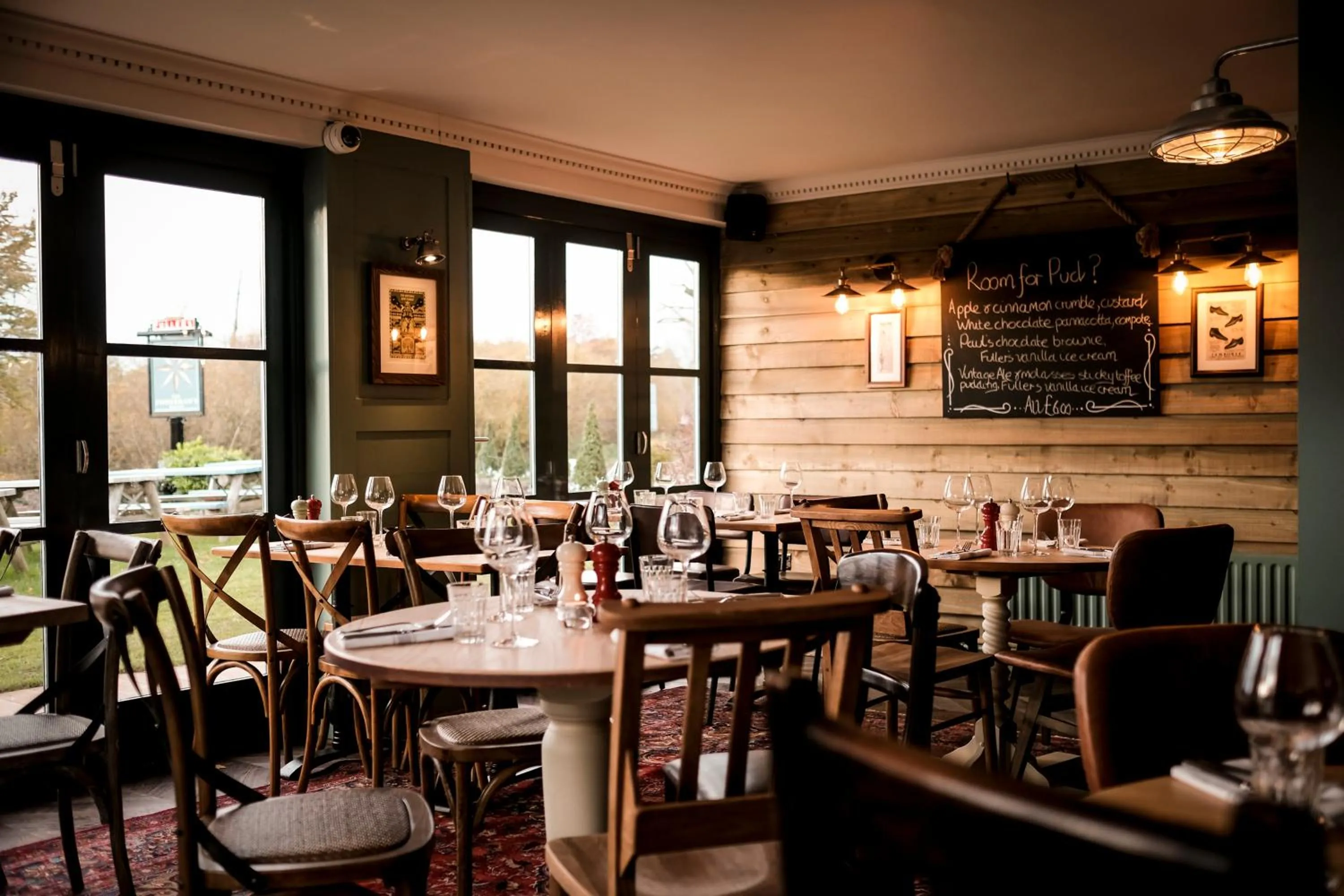 Restaurant/places to eat in Fisherman's Haunt Hotel