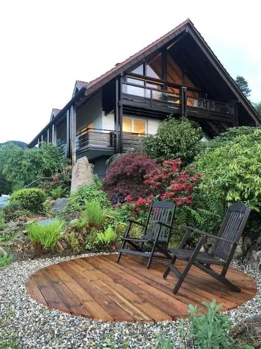Top ausgestattete Wohnung in Traumlage mit grandioser Aussicht Top ausgestattete Wohnung in Traumlage mit grandioser Aussicht