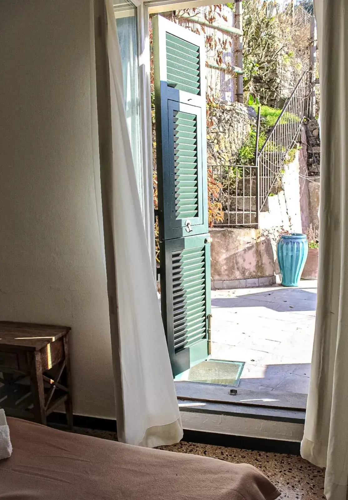 Double Room with Shared Toilet in Pensione Sorriso Double Room with Shared Toilet in Pensione Sorriso