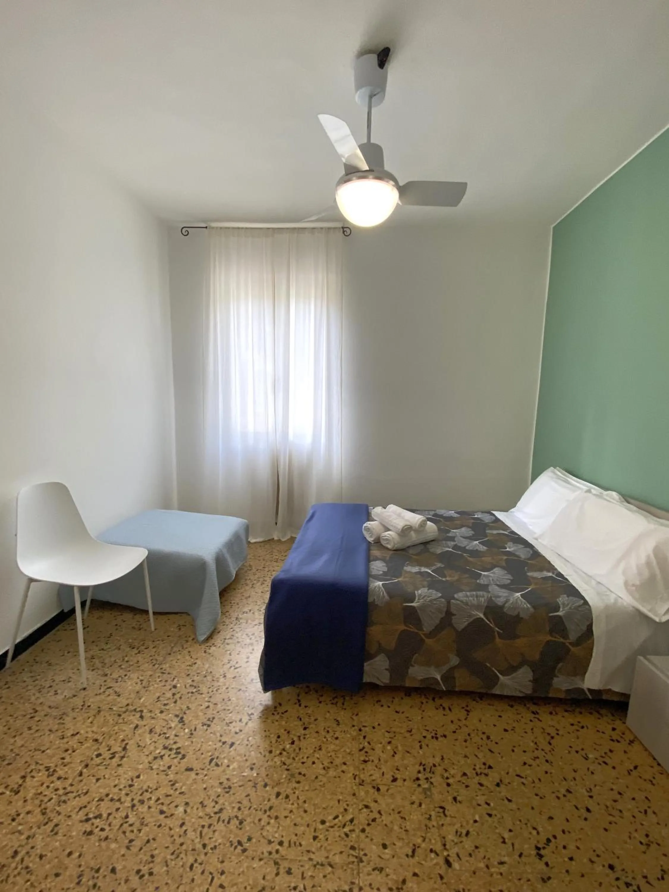 Photo of the whole room, Bed in Pensione Sorriso