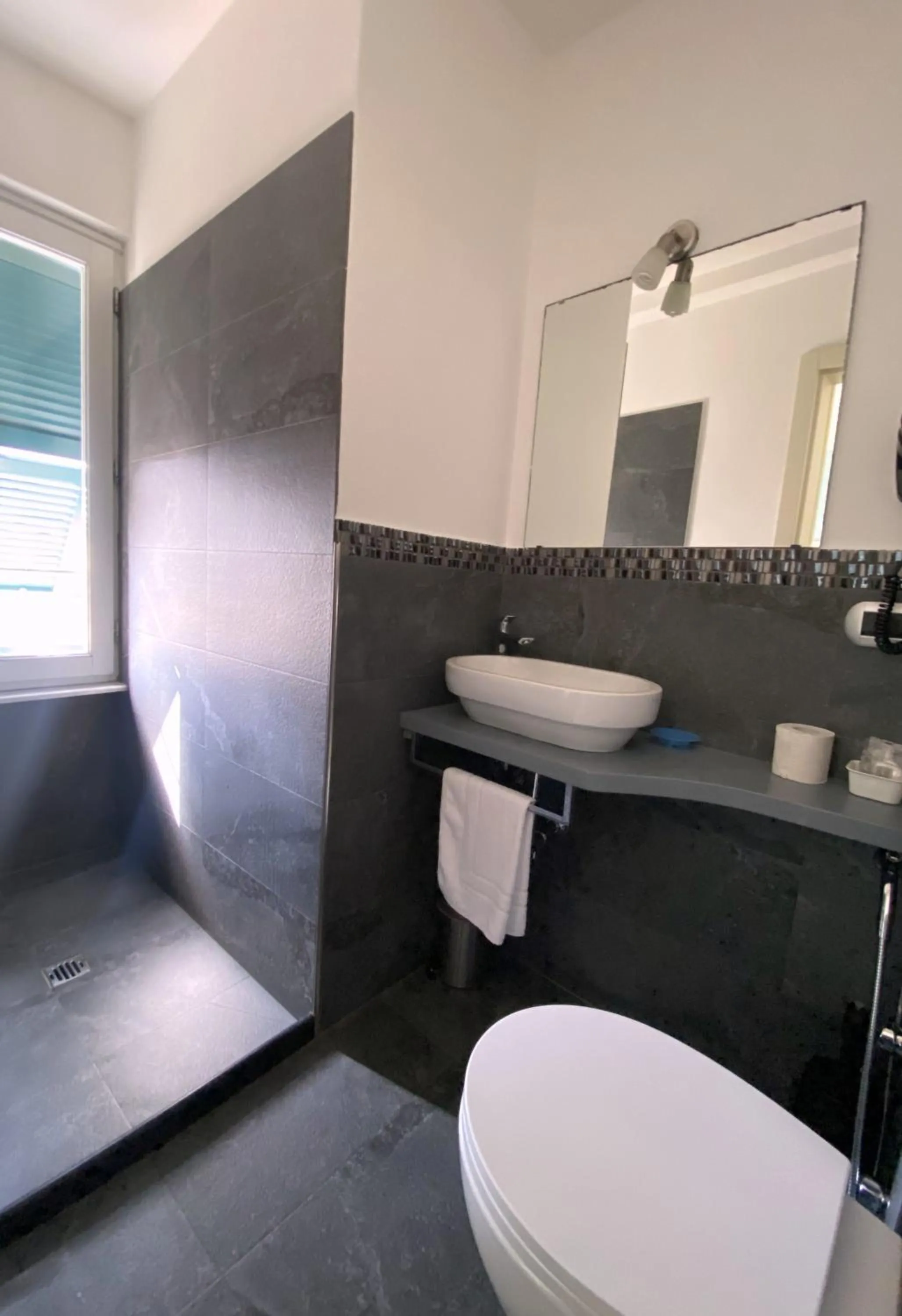 Bathroom in Pensione Sorriso