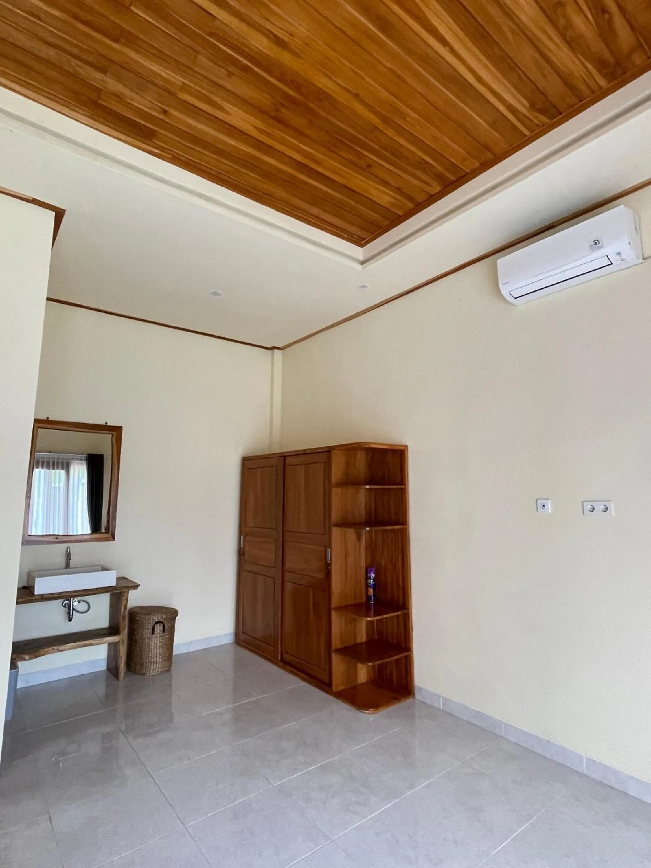 Guests in Sandz House