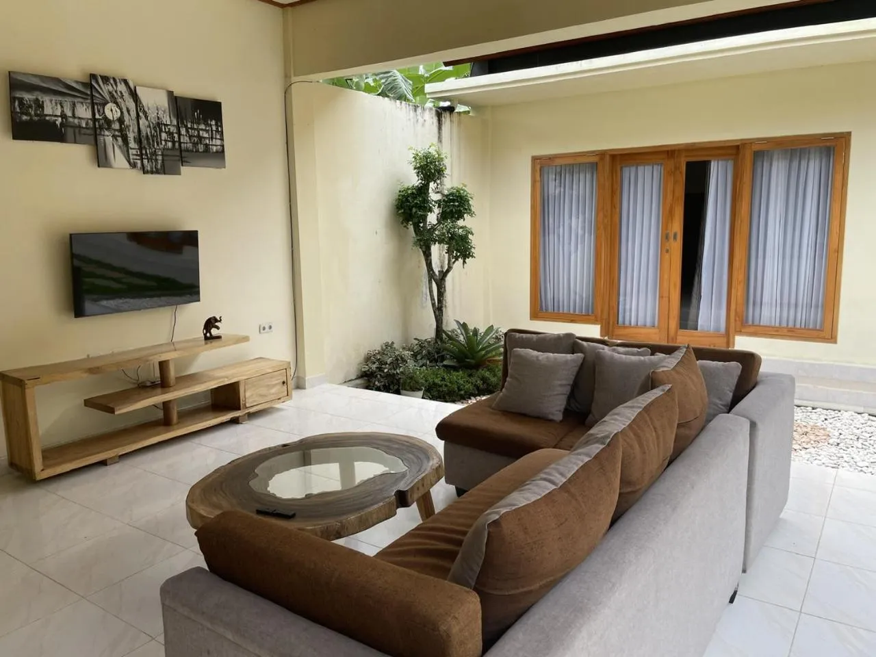 Seating area in Sandz House