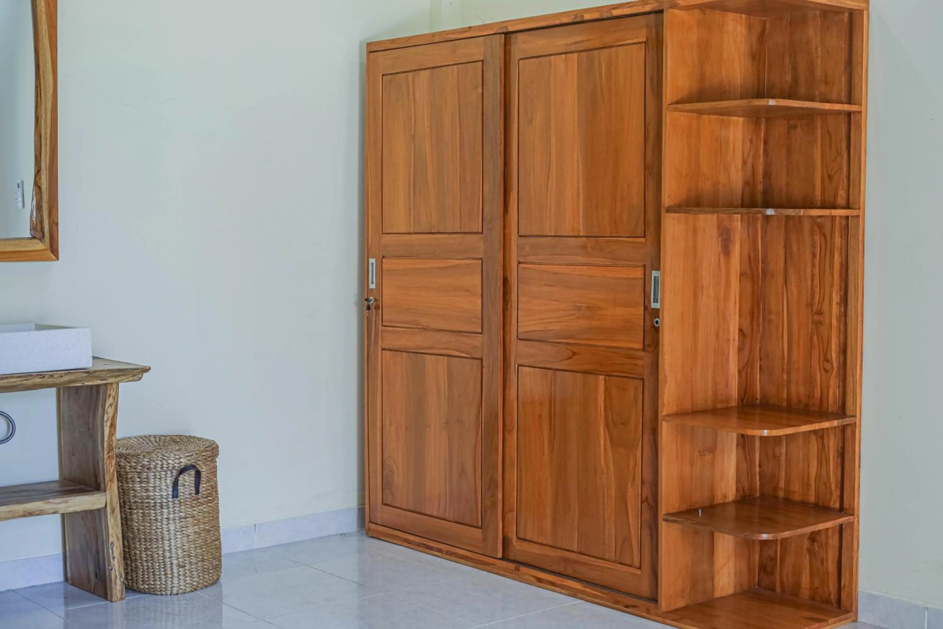 wardrobe in Sandz House