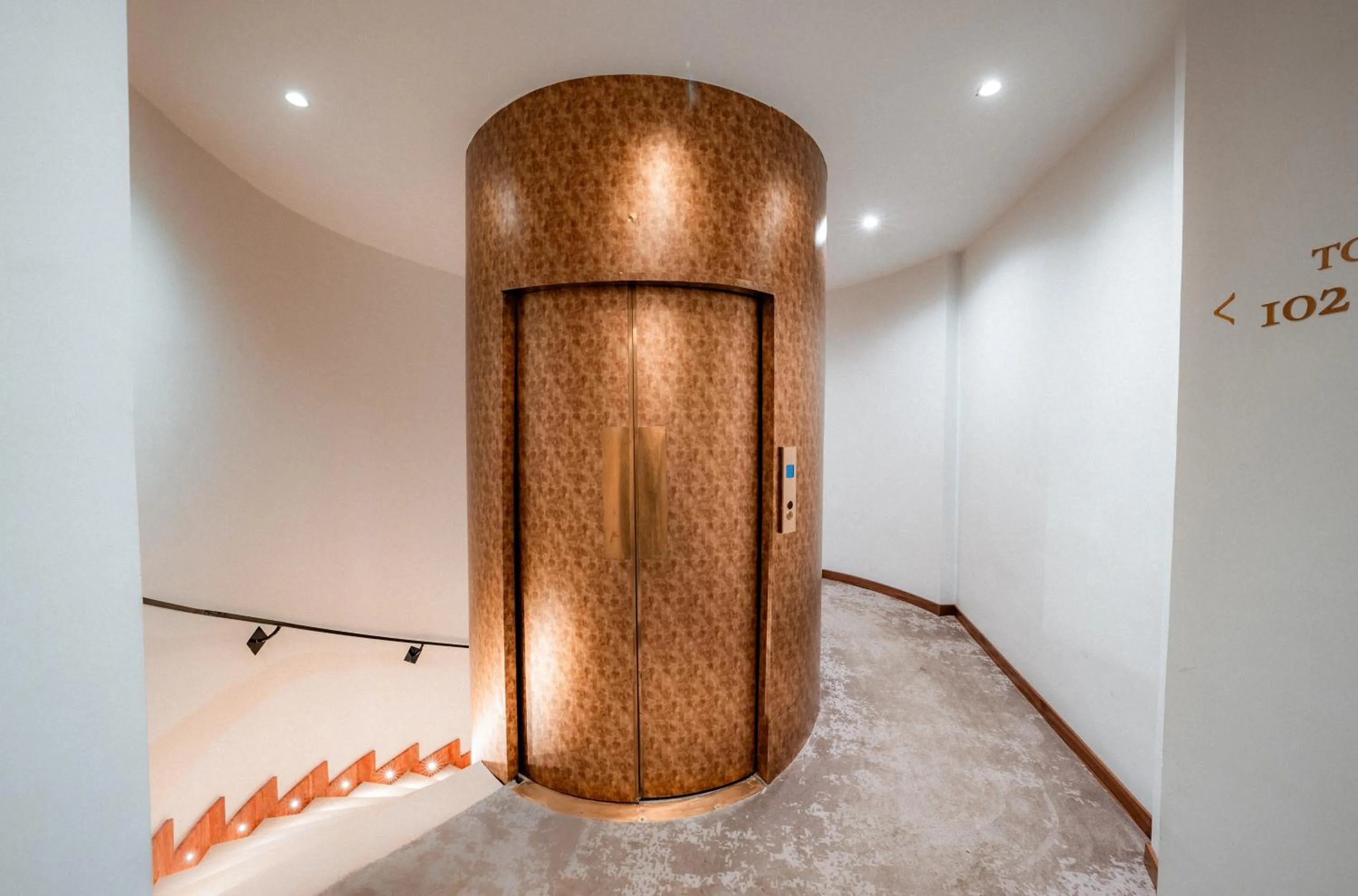 elevator in Hotel Via Veneto